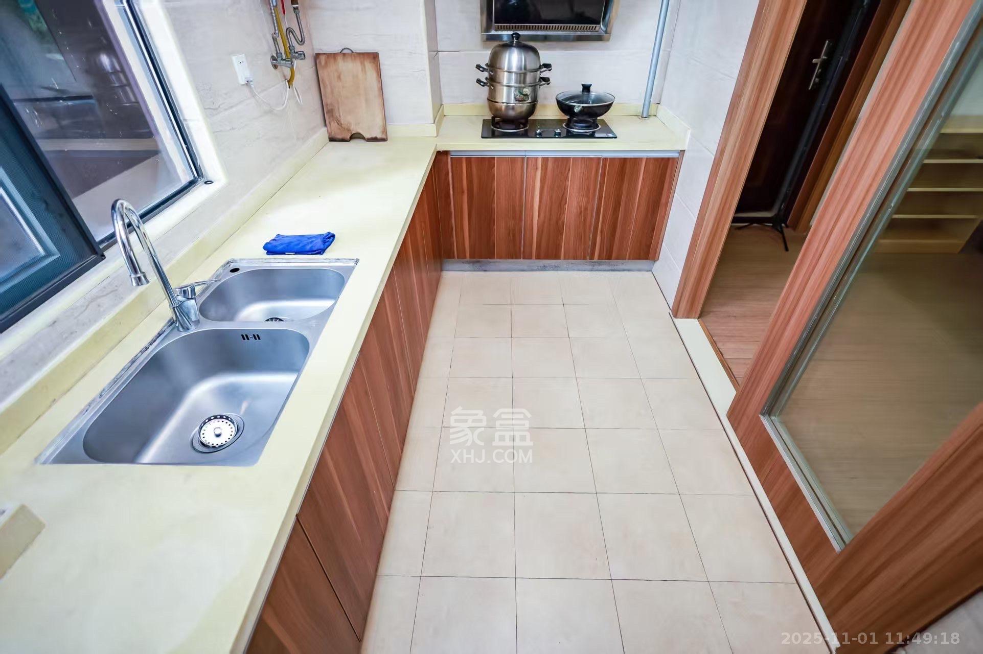 麓谷小镇  3室2厅1卫    2800.0元/月室内图