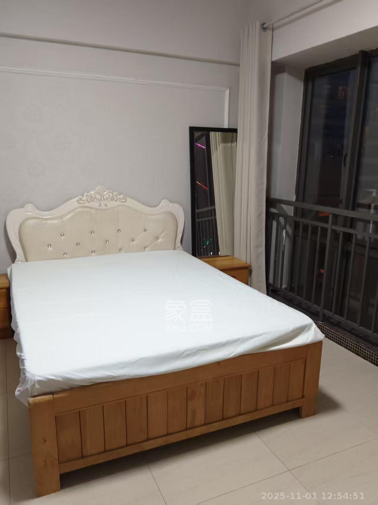 摩天一号  1室1厅1卫    2100.0元/月