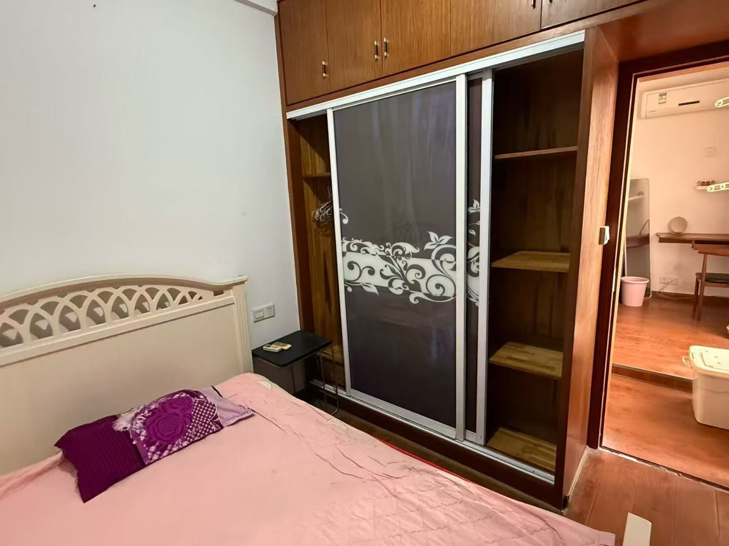 鸿泰国际  1室1厅1卫    21.8万 鸿泰国际  1室1厅1卫    21.8万室内图