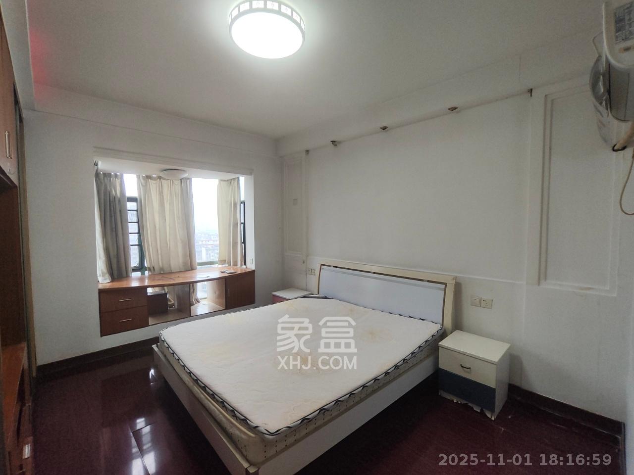 锦绣华天  3室2厅2卫    2700.0元/月室内图