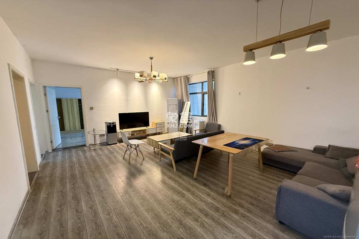 钱隆首府(福晟御园) 3室1厅1卫 3300.0元/月 钱隆首府(福晟御园) 3室1厅1卫 3300.0元/月室内图