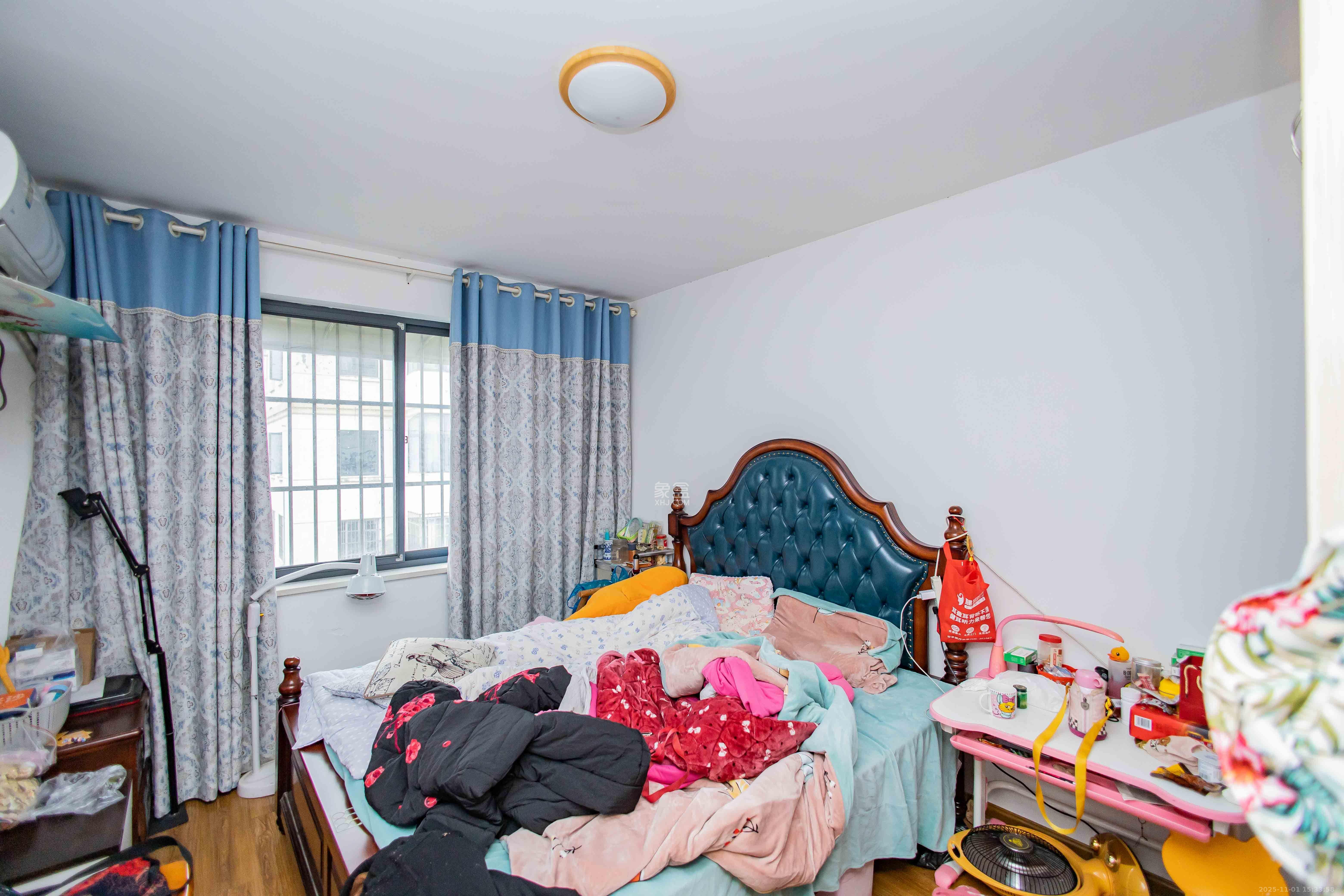 咸嘉新村嘉兴苑  1室2厅1卫    3200.0元/月室内图