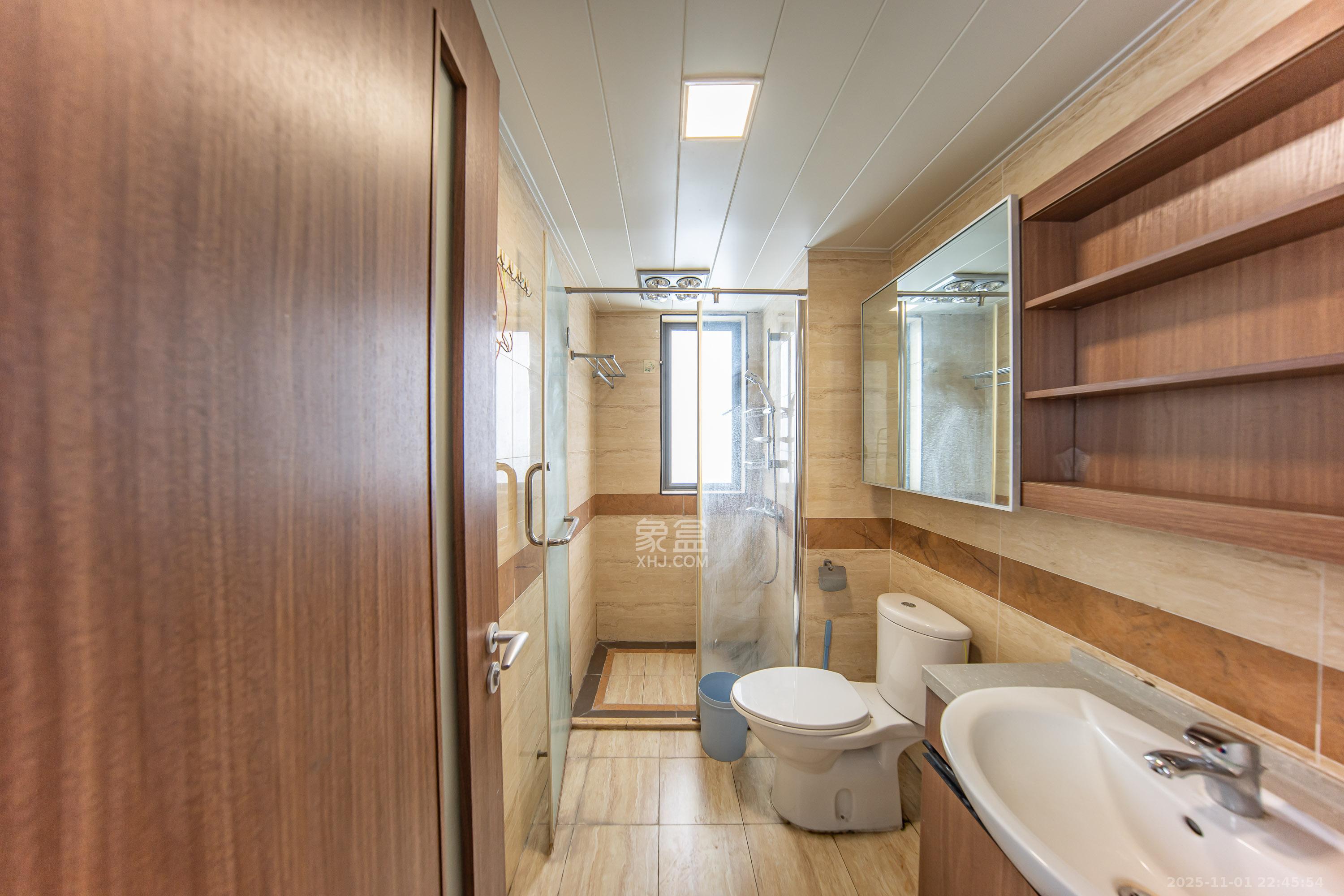 万科白鹭郡 4室2厅2卫 136.0万 万科白鹭郡 4室2厅2卫 136.0万卫生间