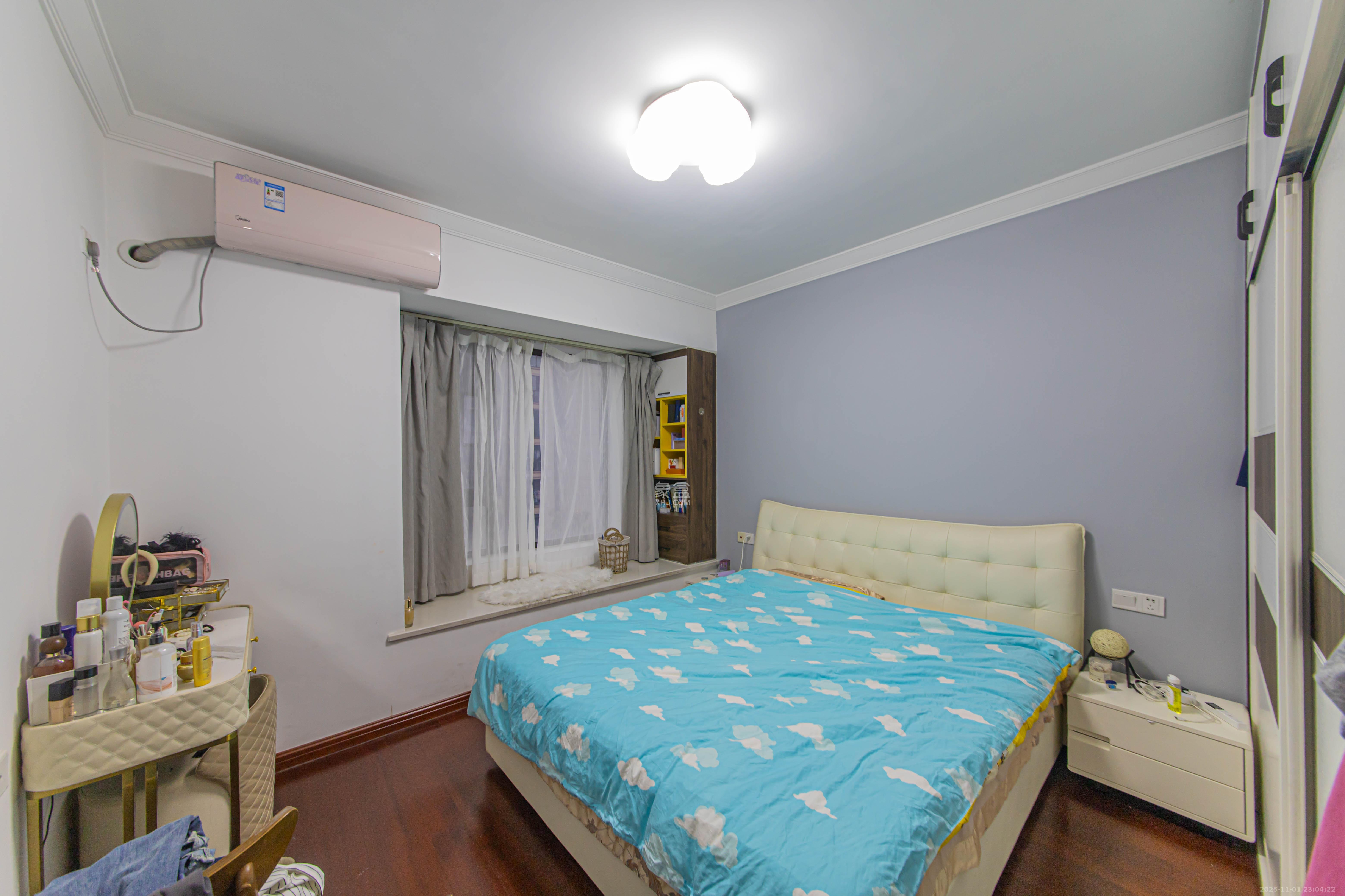 中海新城熙岸(中信新城五期) 3室2厅2卫 100.0万 中海新城熙岸(中信新城五期) 3室2厅2卫 100.0万卧室