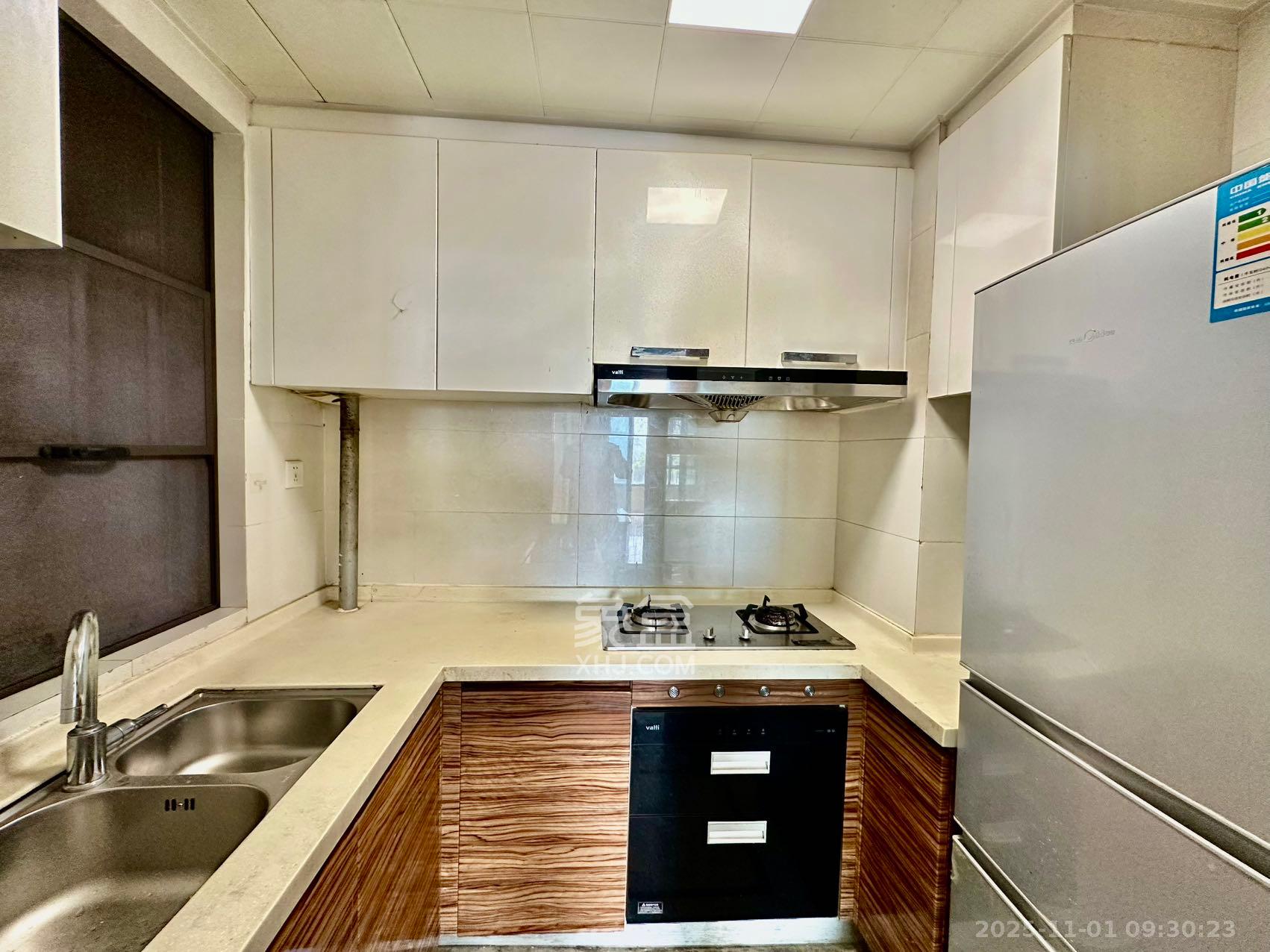 中海国际五期 3室2厅2卫 2400.0元/月 中海国际五期 3室2厅2卫 2400.0元/月室内图