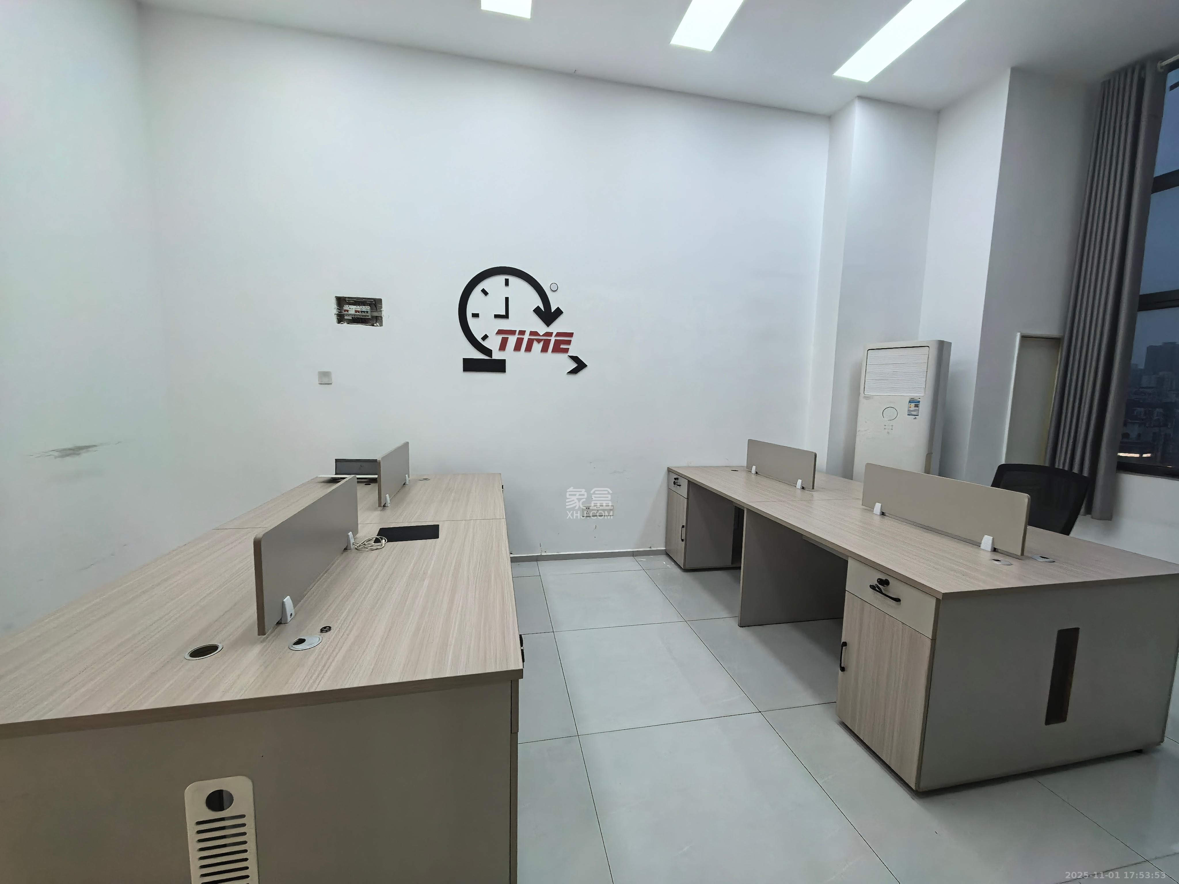 华润置地广场二期 3室2厅2卫 3200.0元/月 华润置地广场二期 3室2厅2卫 3200.0元/月室内图