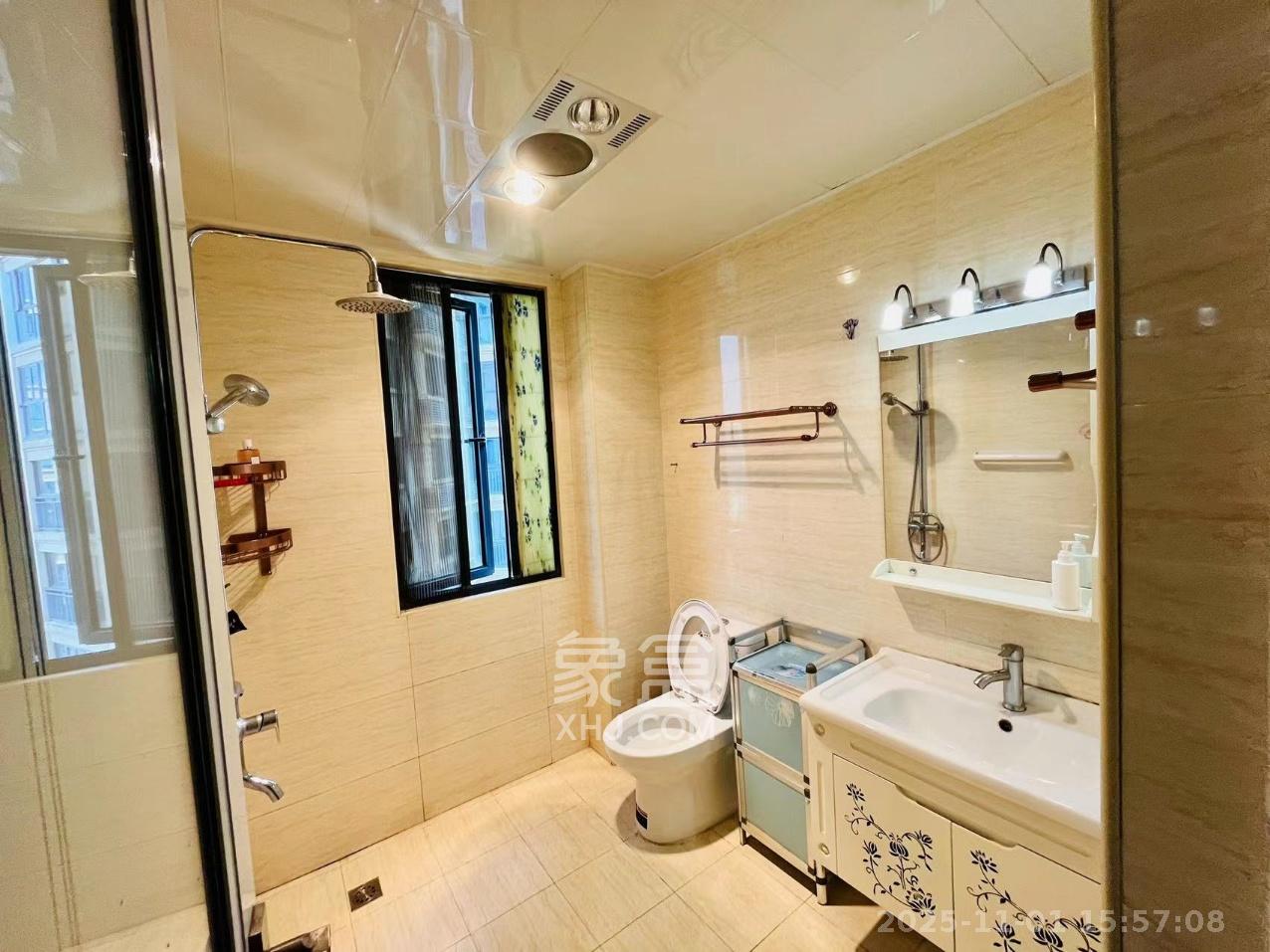 中南红领邦（红星嘉和苑）  4室1厅2卫    3200.0元/月