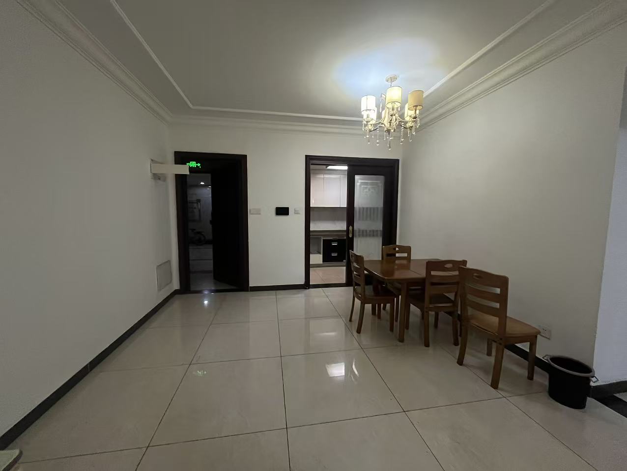 恒大绿洲  3室2厅2卫    1800.0元/月户型图