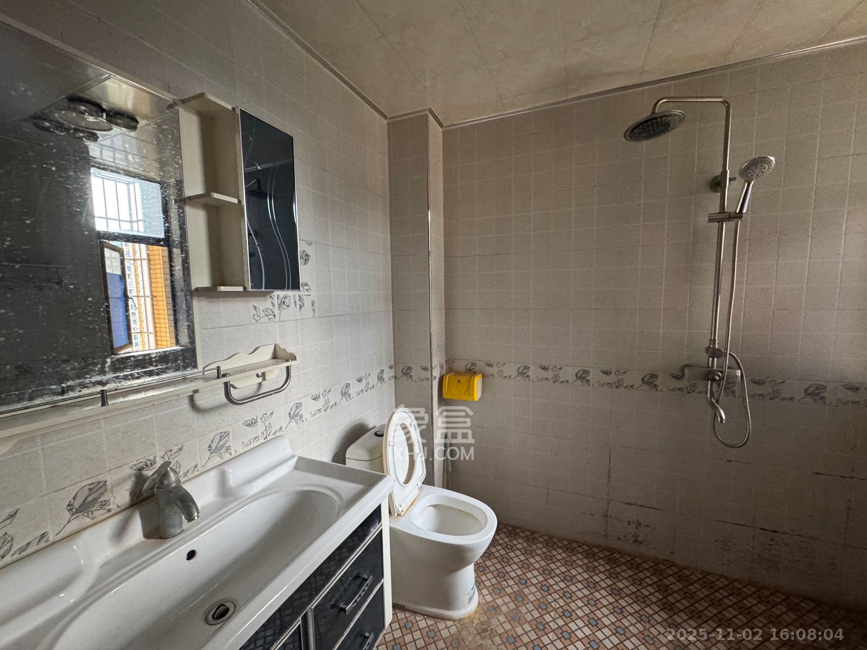 康斯丹郡（融程领秀佳园）  4室2厅2卫    2800.0元/月室内图