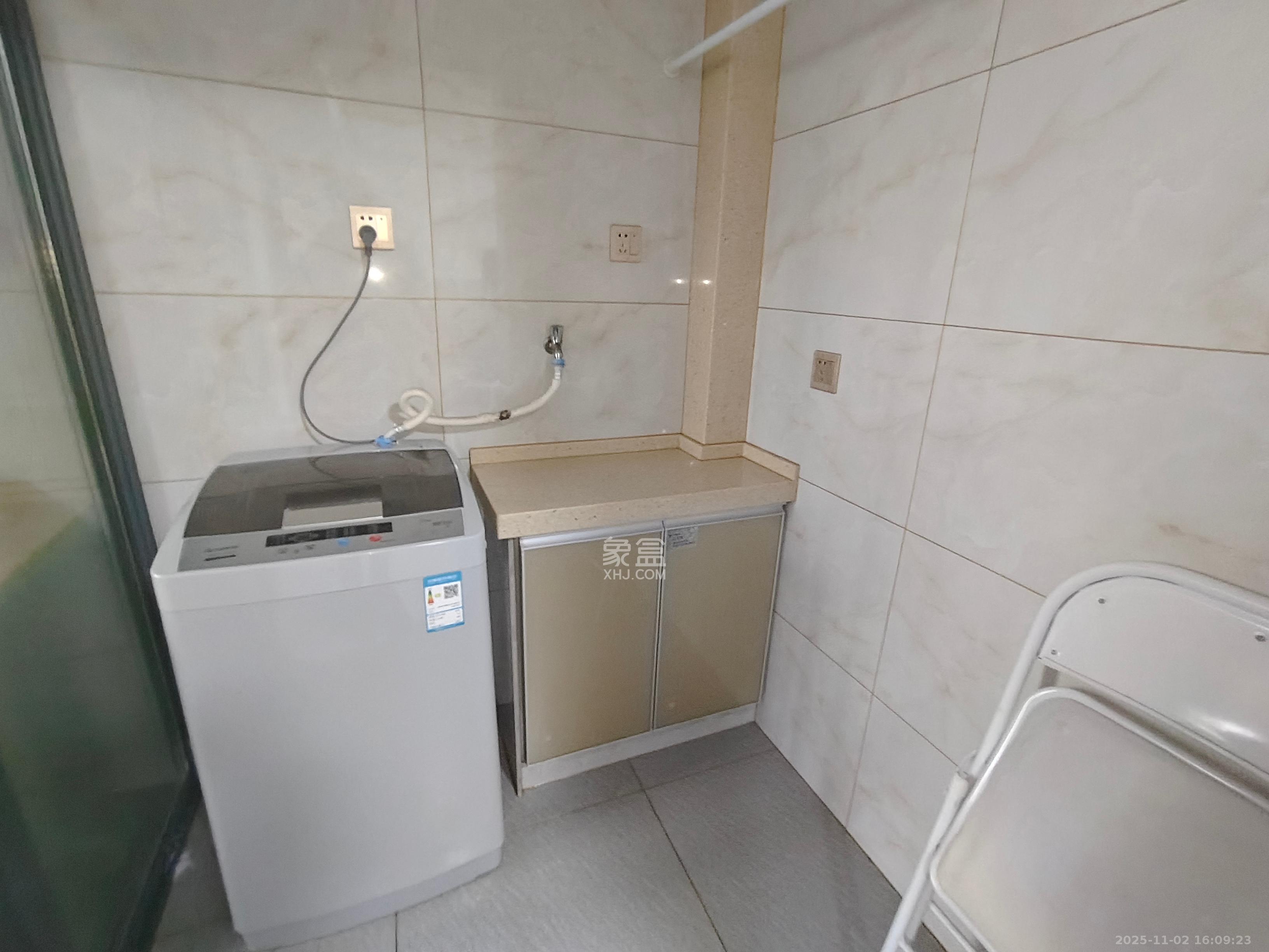 和康园小区  1室1厅1卫    1350.0元/月室内图