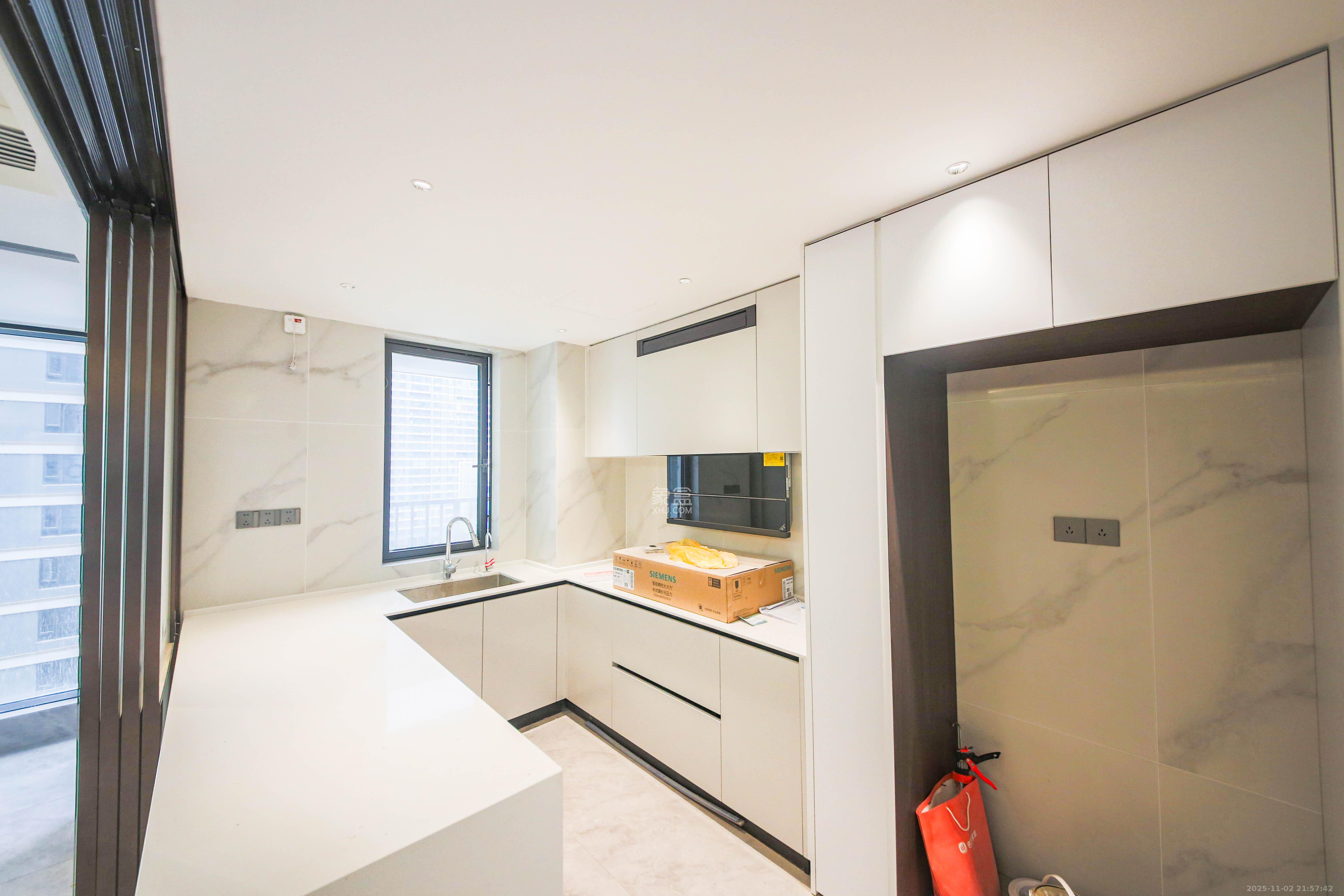 长沙润府B区 4室2厅2卫 300.0万 长沙润府B区 4室2厅2卫 300.0万厨房