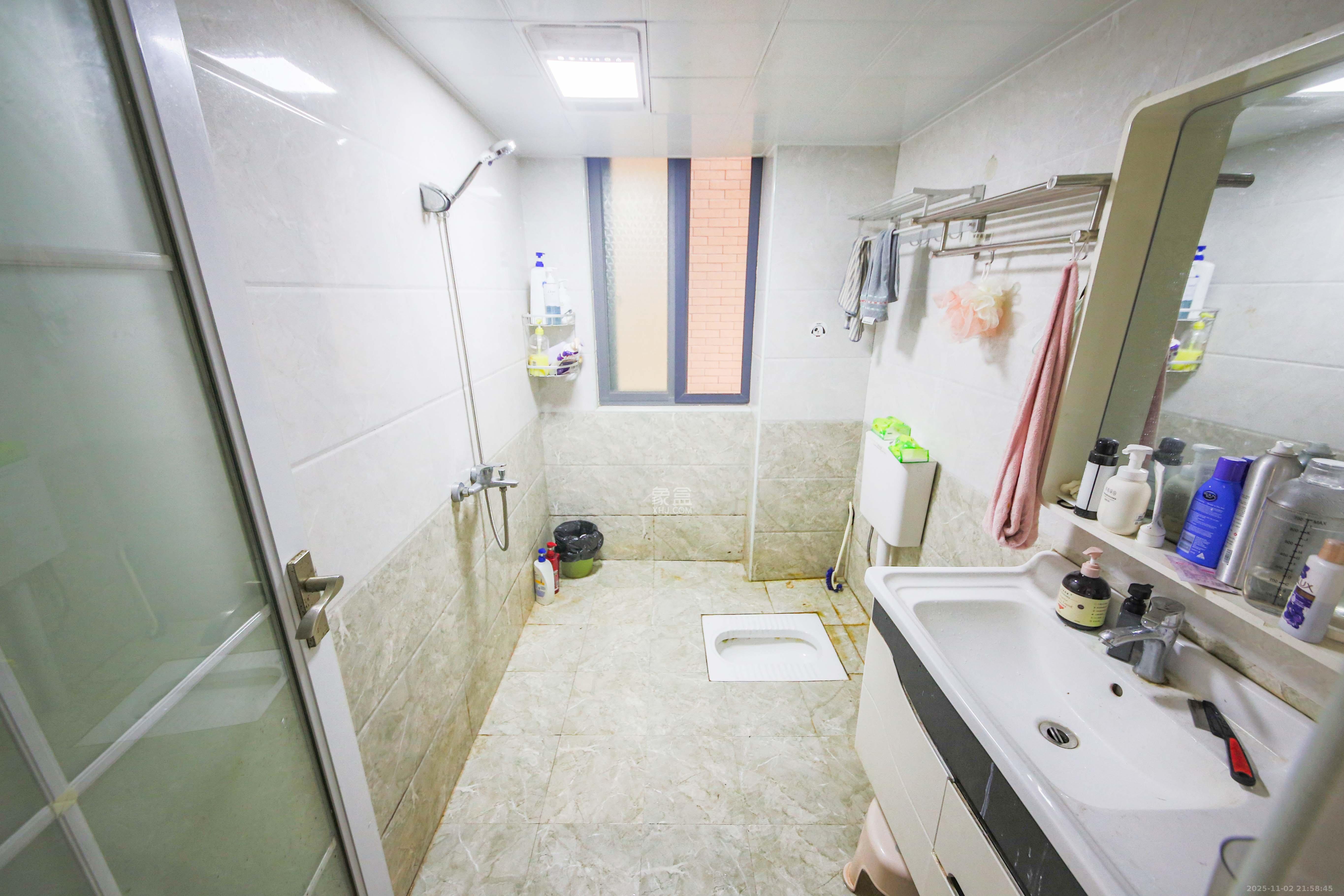 鑫远御文台一期  3室2厅1卫    96.8万卫生间