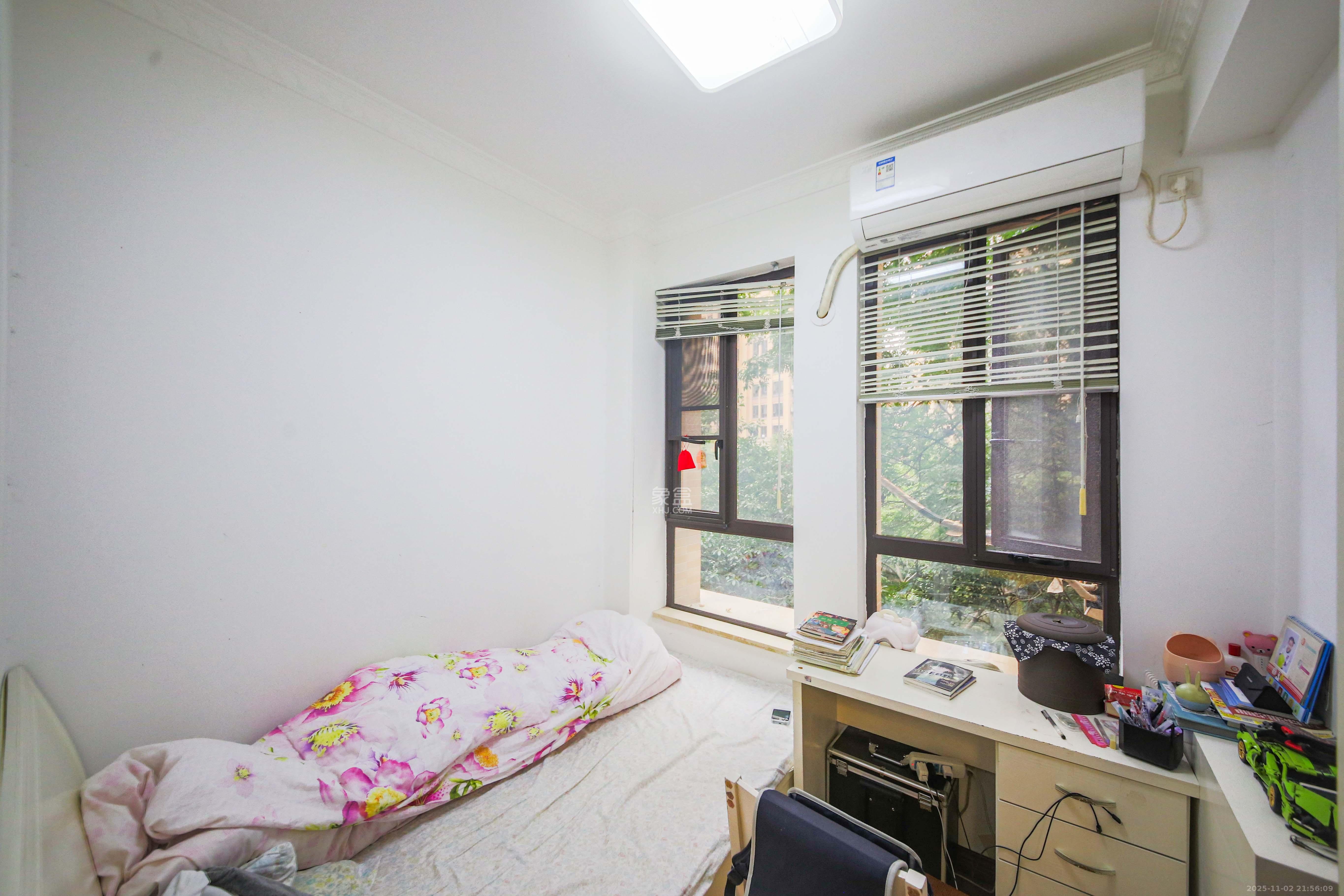 奥林匹克花园贡院三期  3室2厅2卫    85.0万卧室