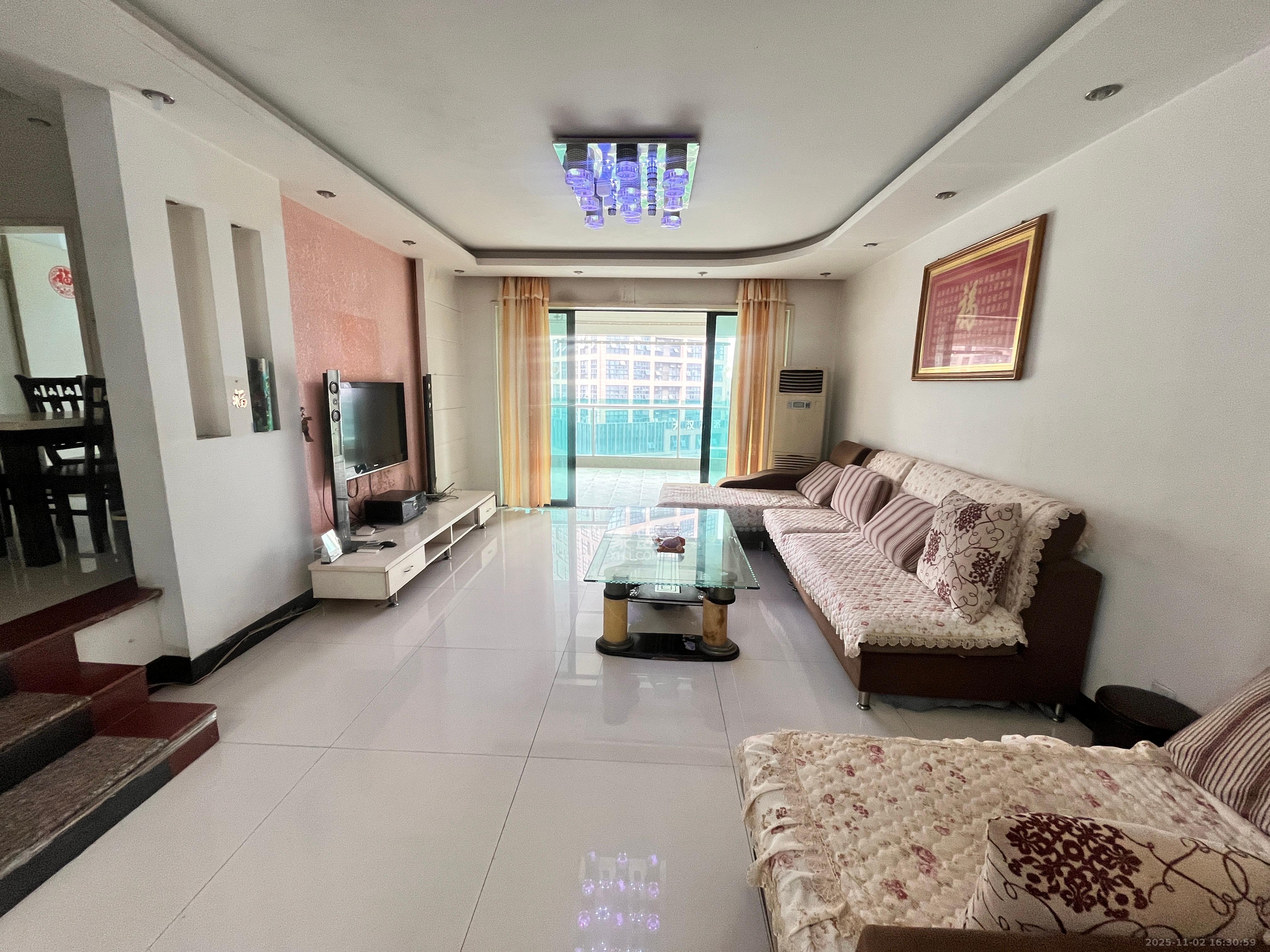 王府花园 3室2厅2卫 3000.0元/月 王府花园 3室2厅2卫 3000.0元/月室内图