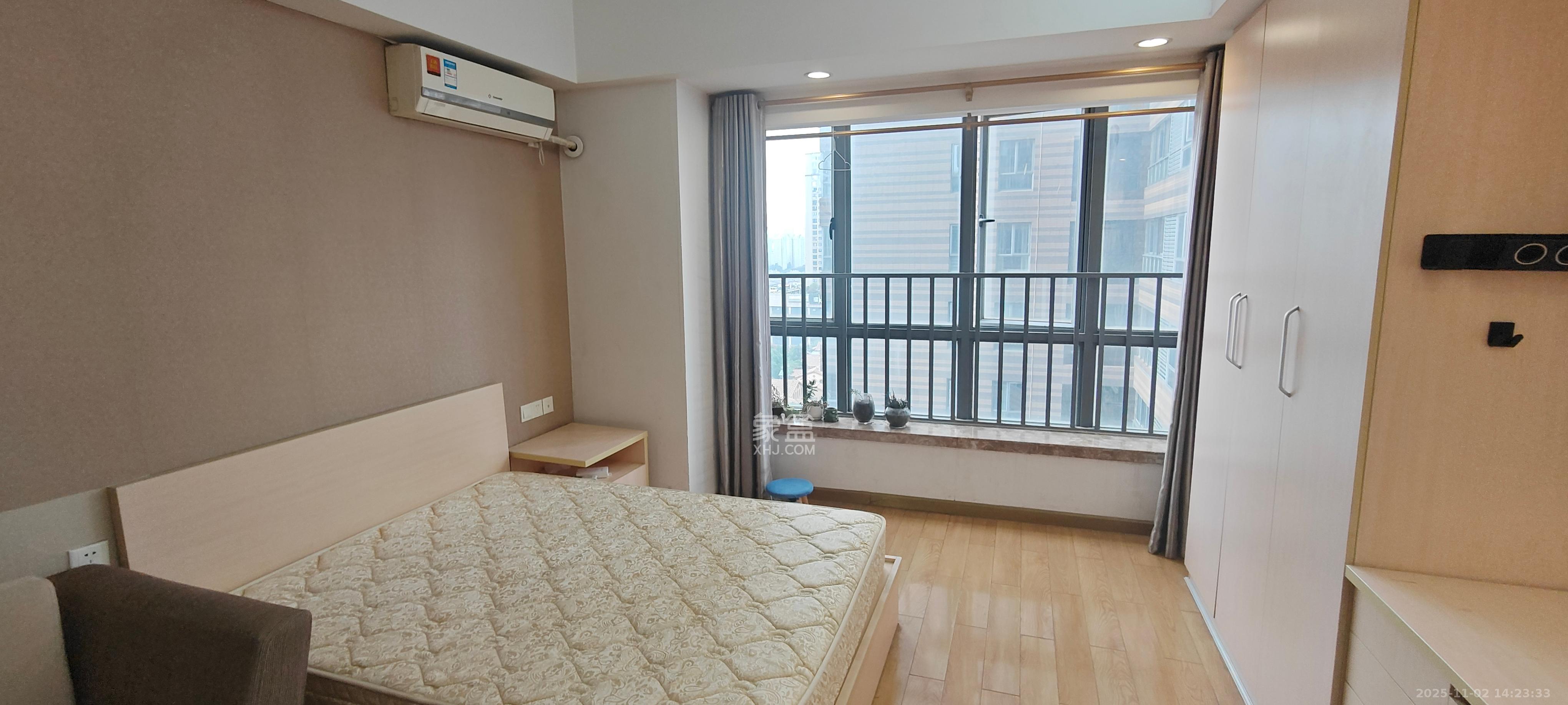 融科檀香山（融科紫檀、香山国际）  1室1厅1卫    1700.0元/月