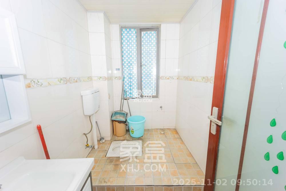 建鸿达华都（华都小户型及大华写字楼）  4室2厅3卫    5000.0元/月室内图