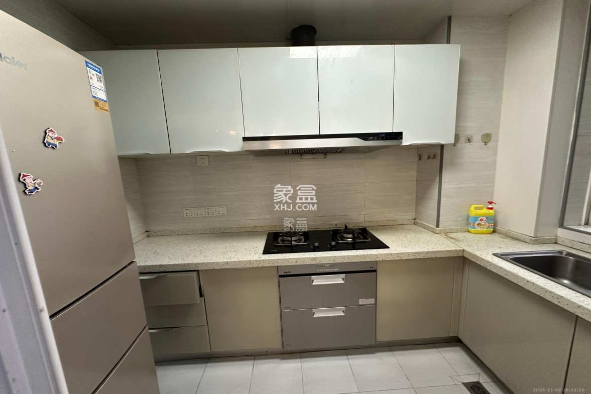 紫晶城 3室0厅0卫 1800.0元/月 紫晶城 3室0厅0卫 1800.0元/月室内图