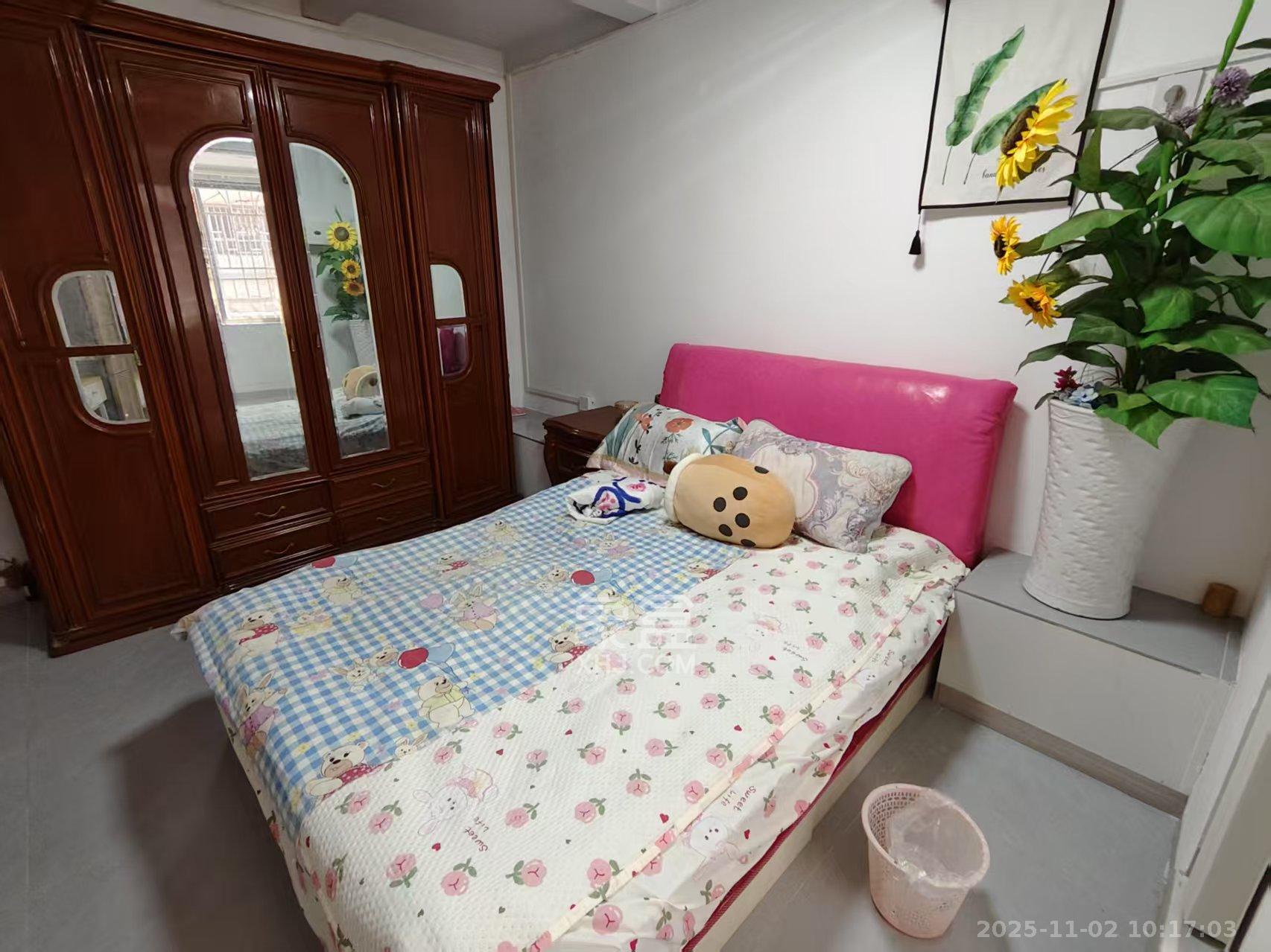 南门口晏家塘社区  6室1厅1卫    3200.0元/月 南门口晏家塘社区  6室1厅1卫    3200.0元/月