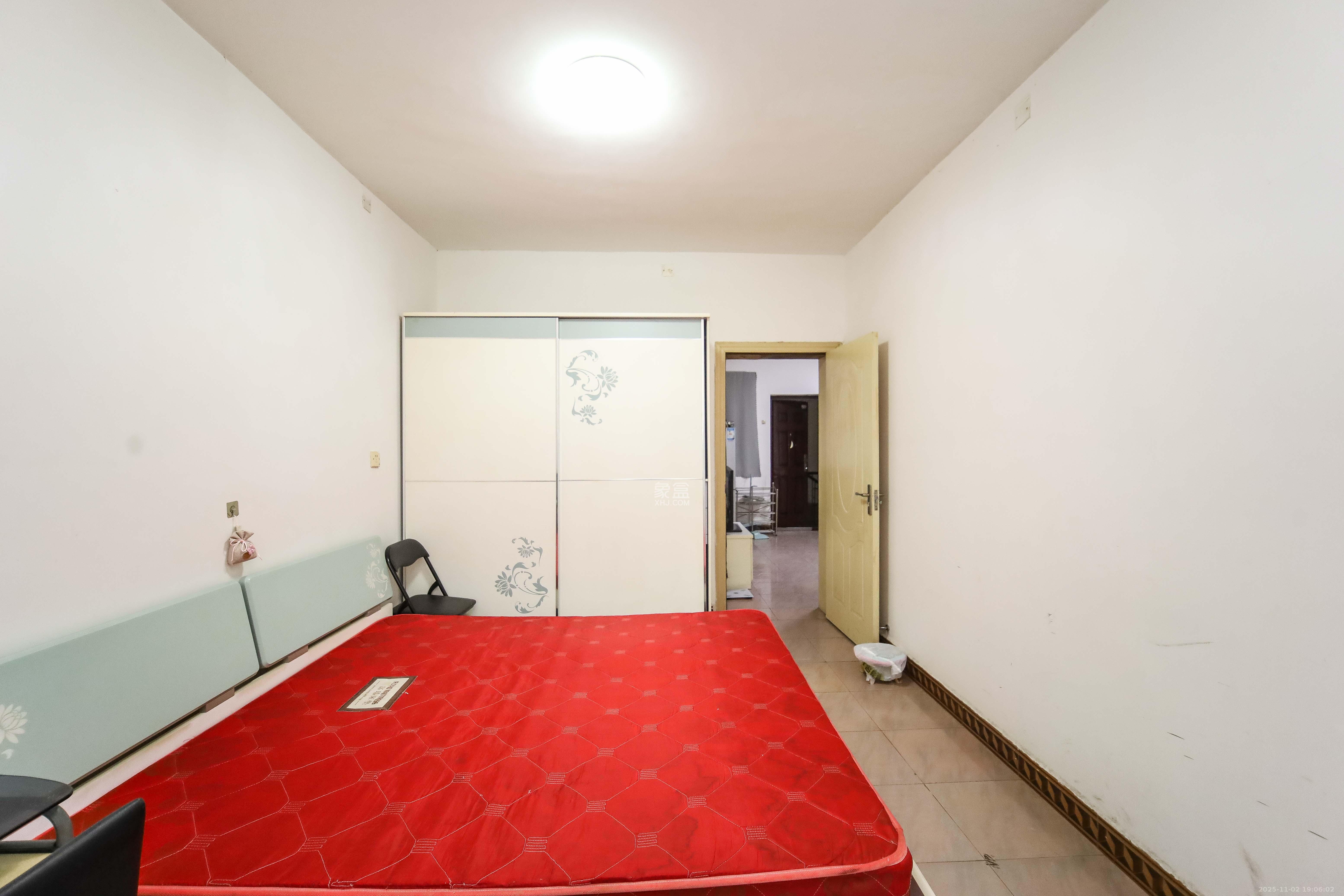 东进小区  2室1厅1卫    44.68万卧室