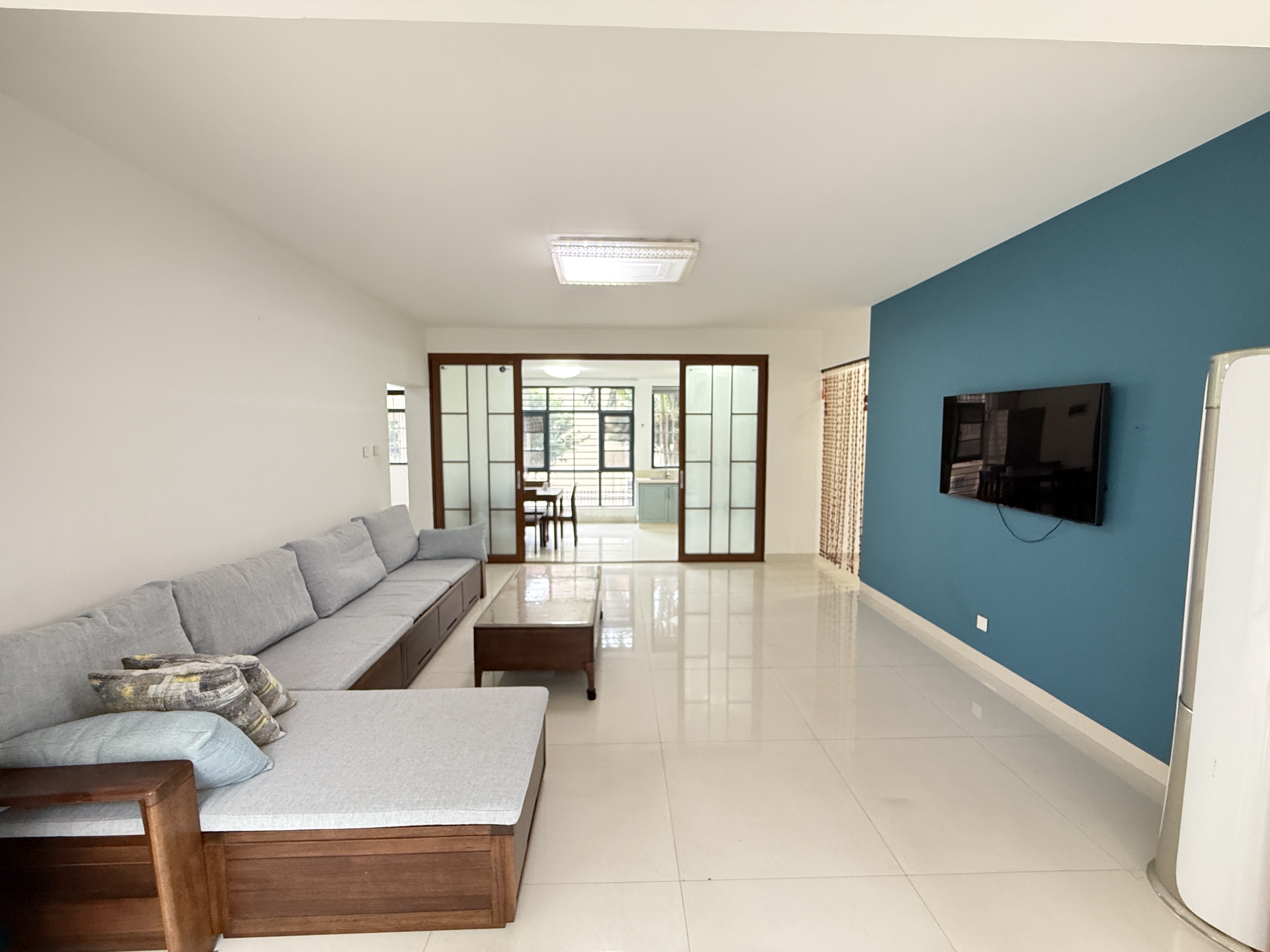 中洋花苑  5室2厅2卫    3500.0元/月室内图