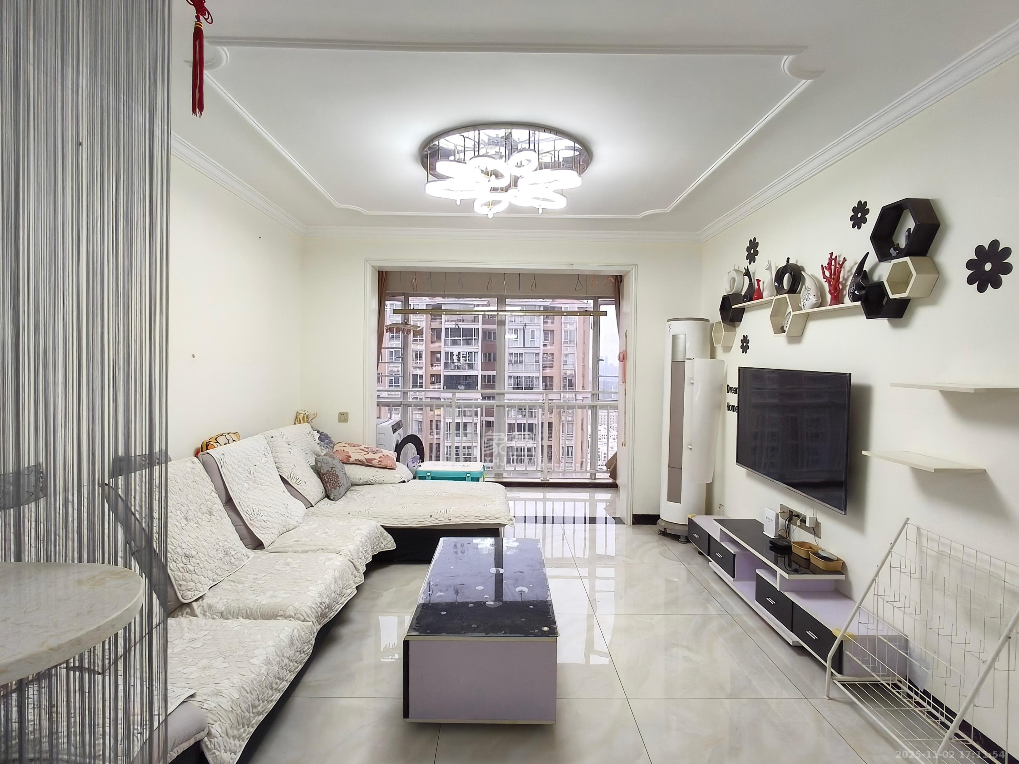 恒广国际景园一二区  2室2厅1卫    2200.0元/月 恒广国际景园一二区  2室2厅1卫    2200.0元/月室内图