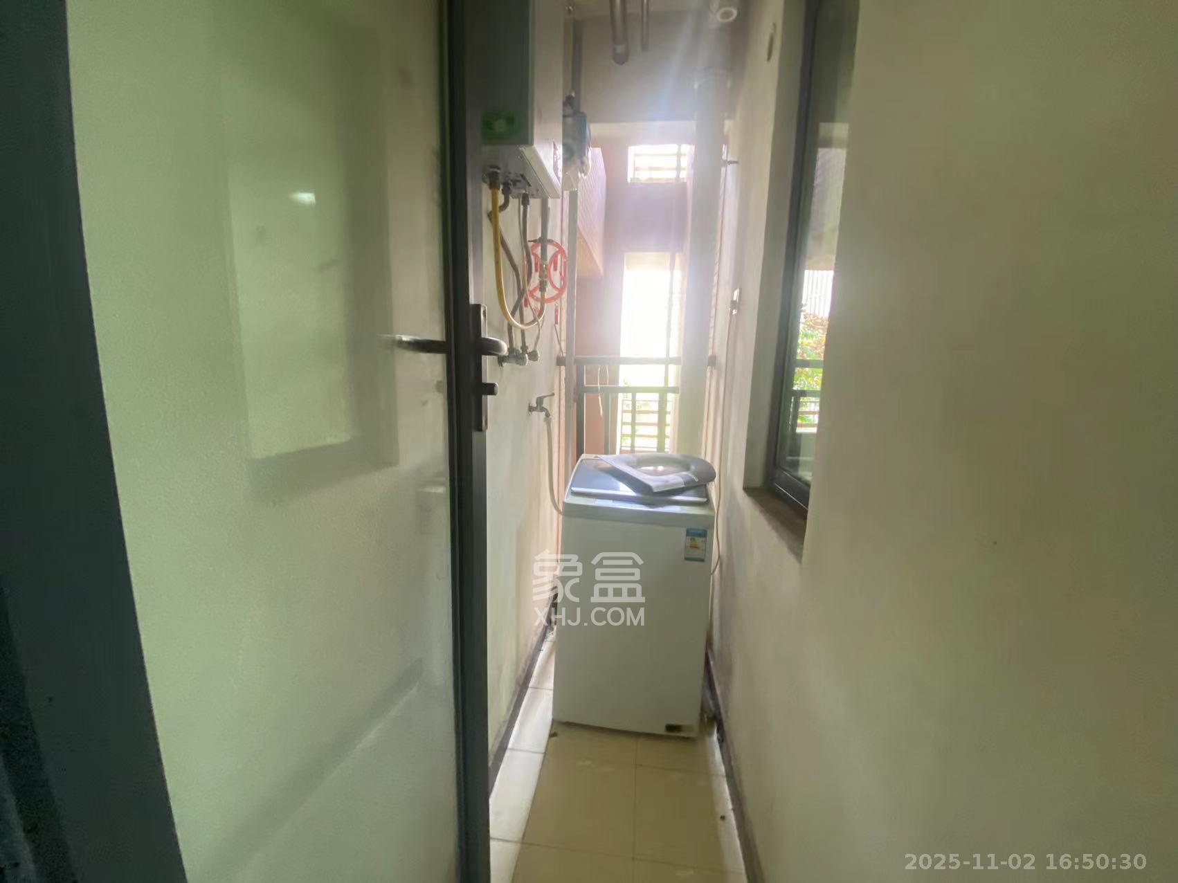 中建芙蓉工社 1室1厅1卫 1300.0元/月 中建芙蓉工社 1室1厅1卫 1300.0元/月室内图