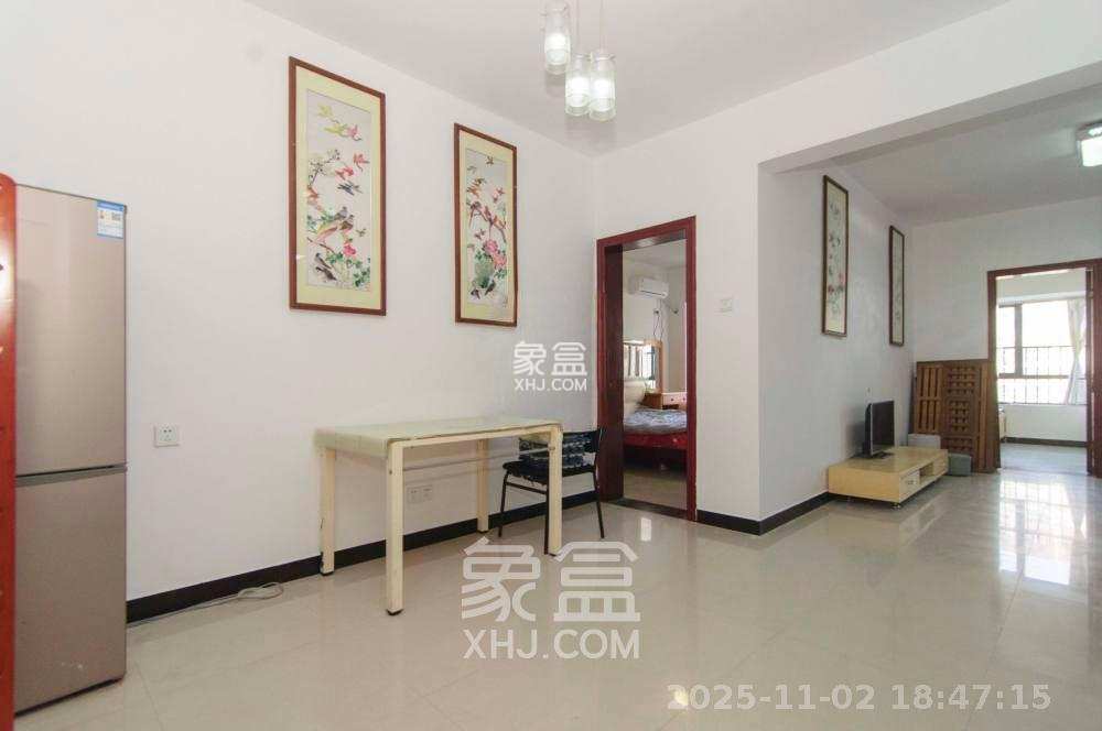 钱隆首府(福晟御园) 1室2厅1卫 2300.0元/月 钱隆首府(福晟御园) 1室2厅1卫 2300.0元/月室内图