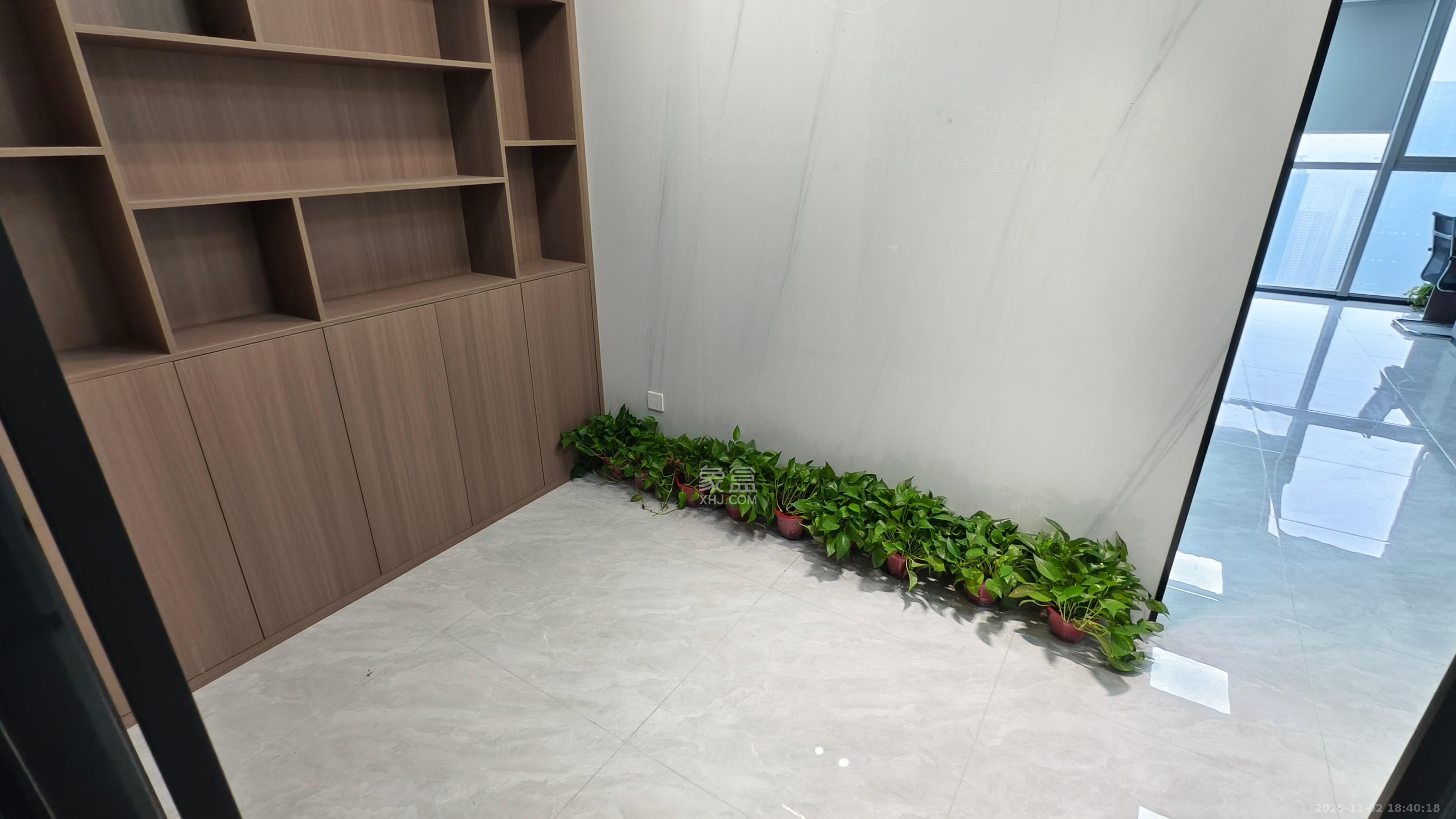 正荣梅溪紫阙台  3室1厅1卫    7000.0元/月室内图