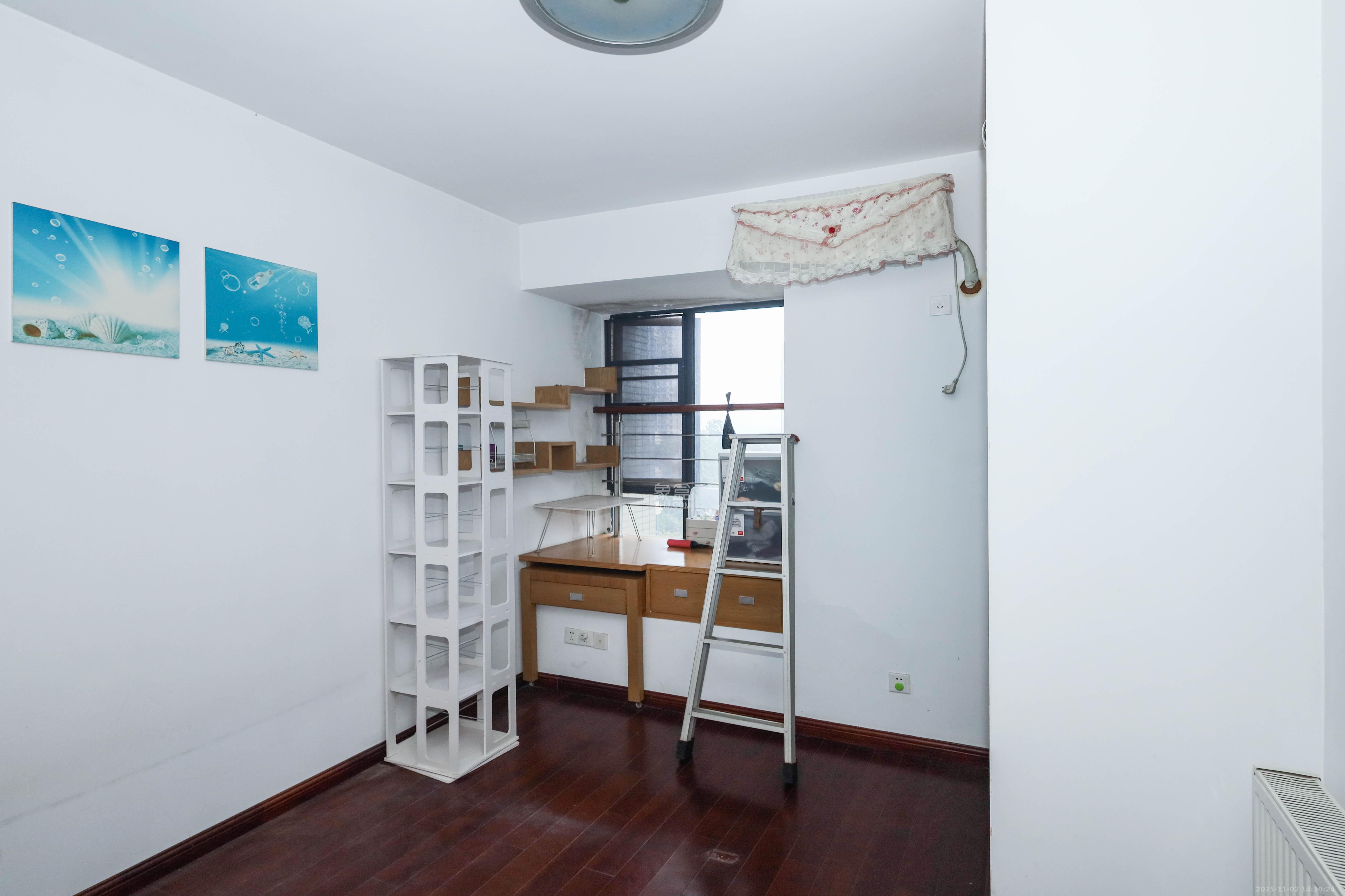 保利麓谷林语A区  4室2厅2卫    120.0万 保利麓谷林语A区  4室2厅2卫    120.0万卧室