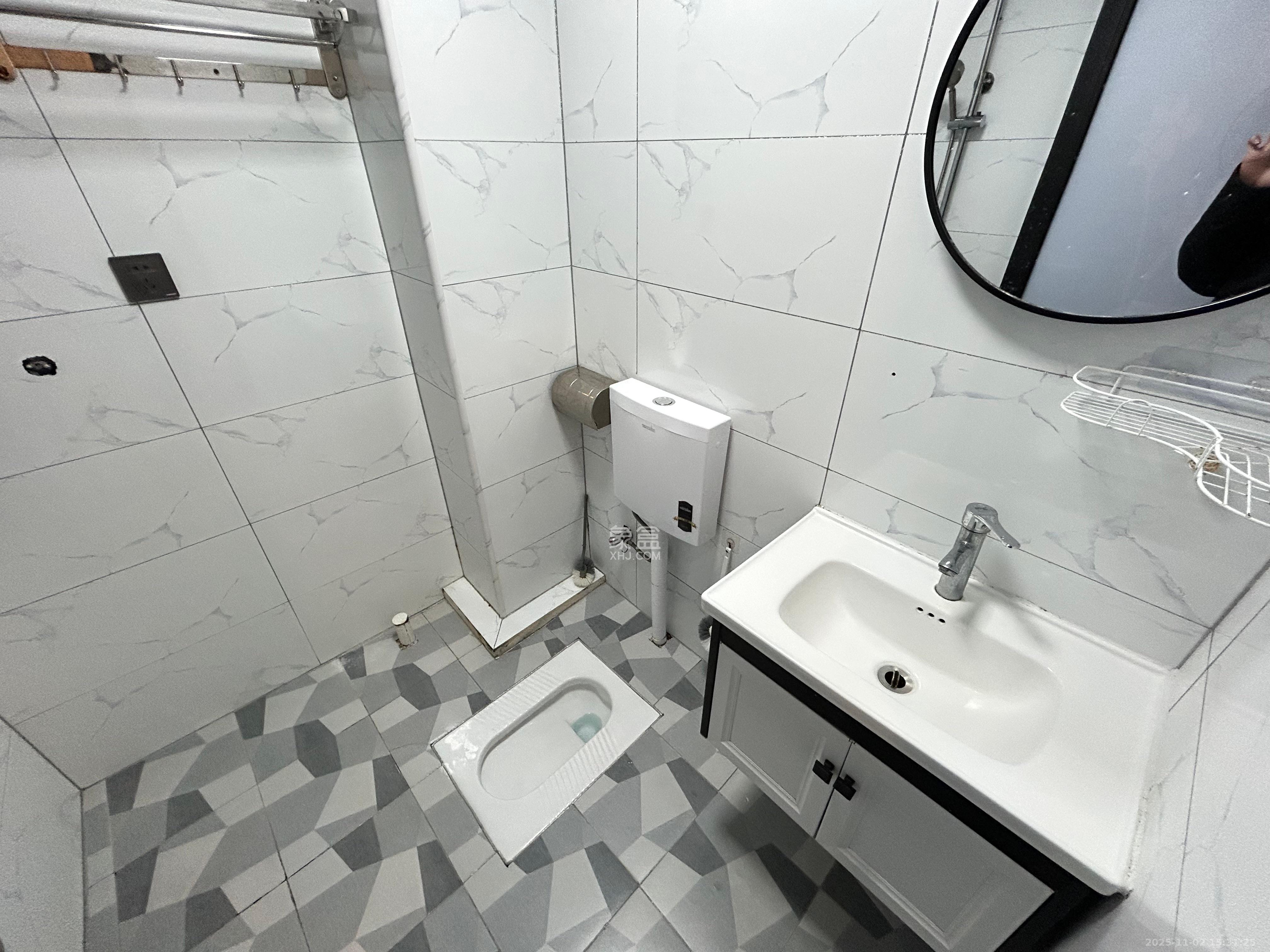 麓江春  2室2厅1卫    2550.0元/月室内图