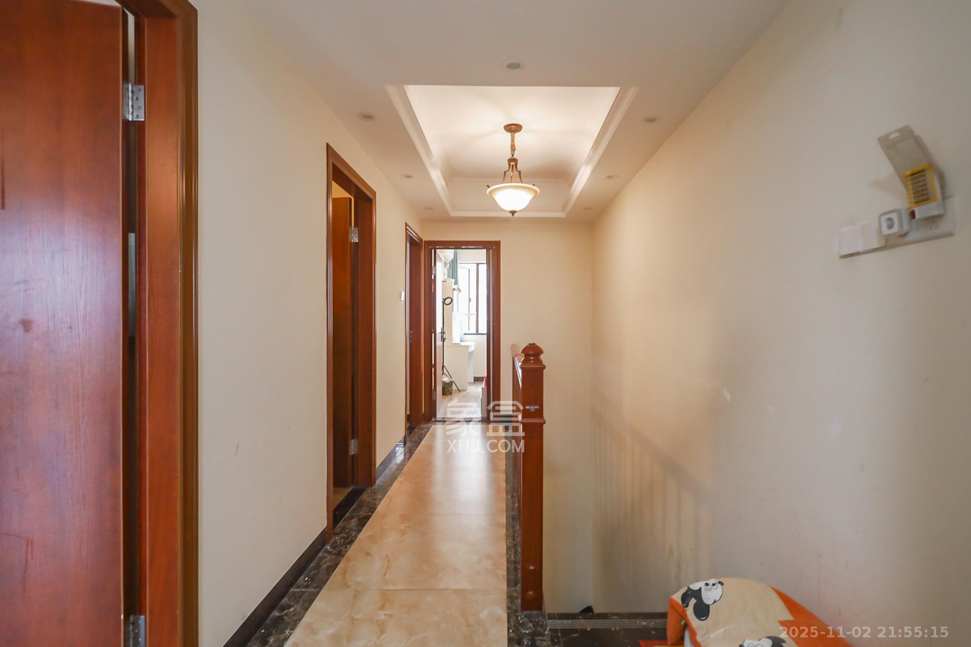 世茂铂翠湾二期  4室2厅2卫    218.0万其他