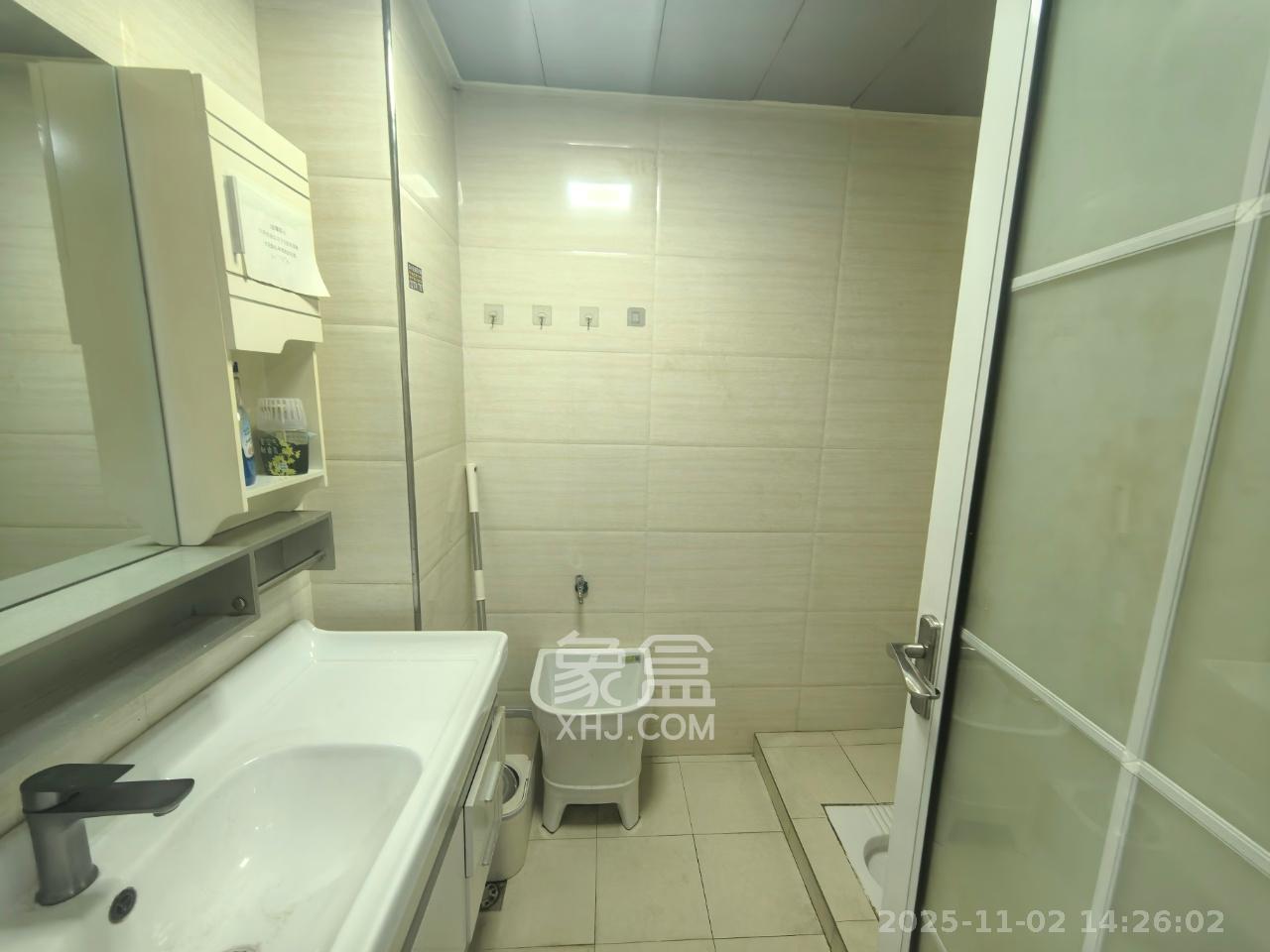 保利国际广场 1室1厅1卫 6500.0元/月 保利国际广场 1室1厅1卫 6500.0元/月室内图