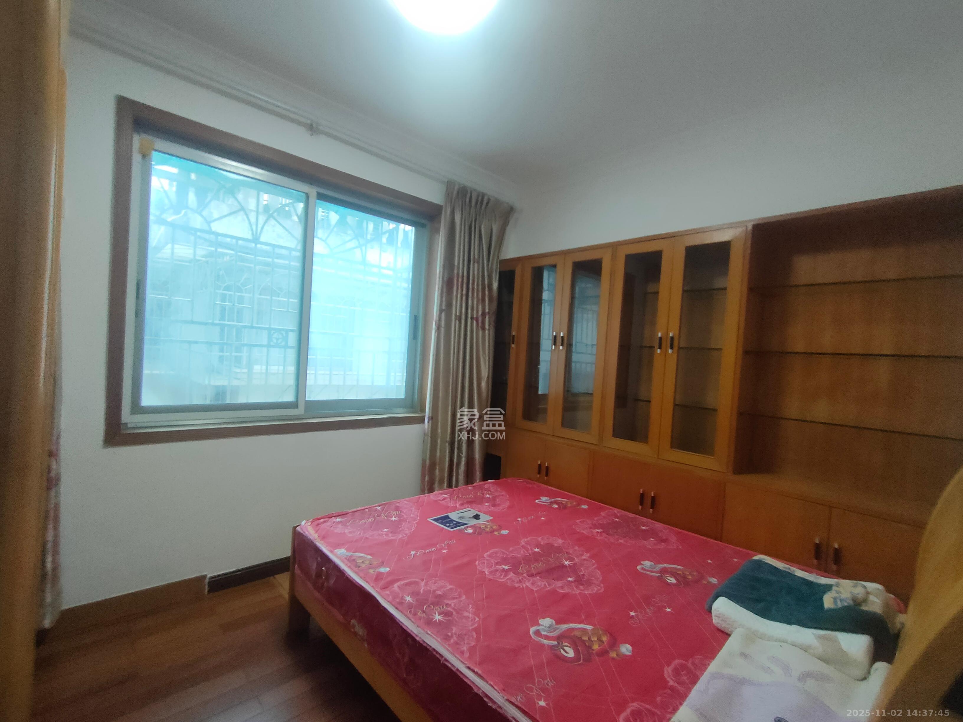 鸿园小区 3室2厅2卫 3000.0元/月 鸿园小区 3室2厅2卫 3000.0元/月室内图