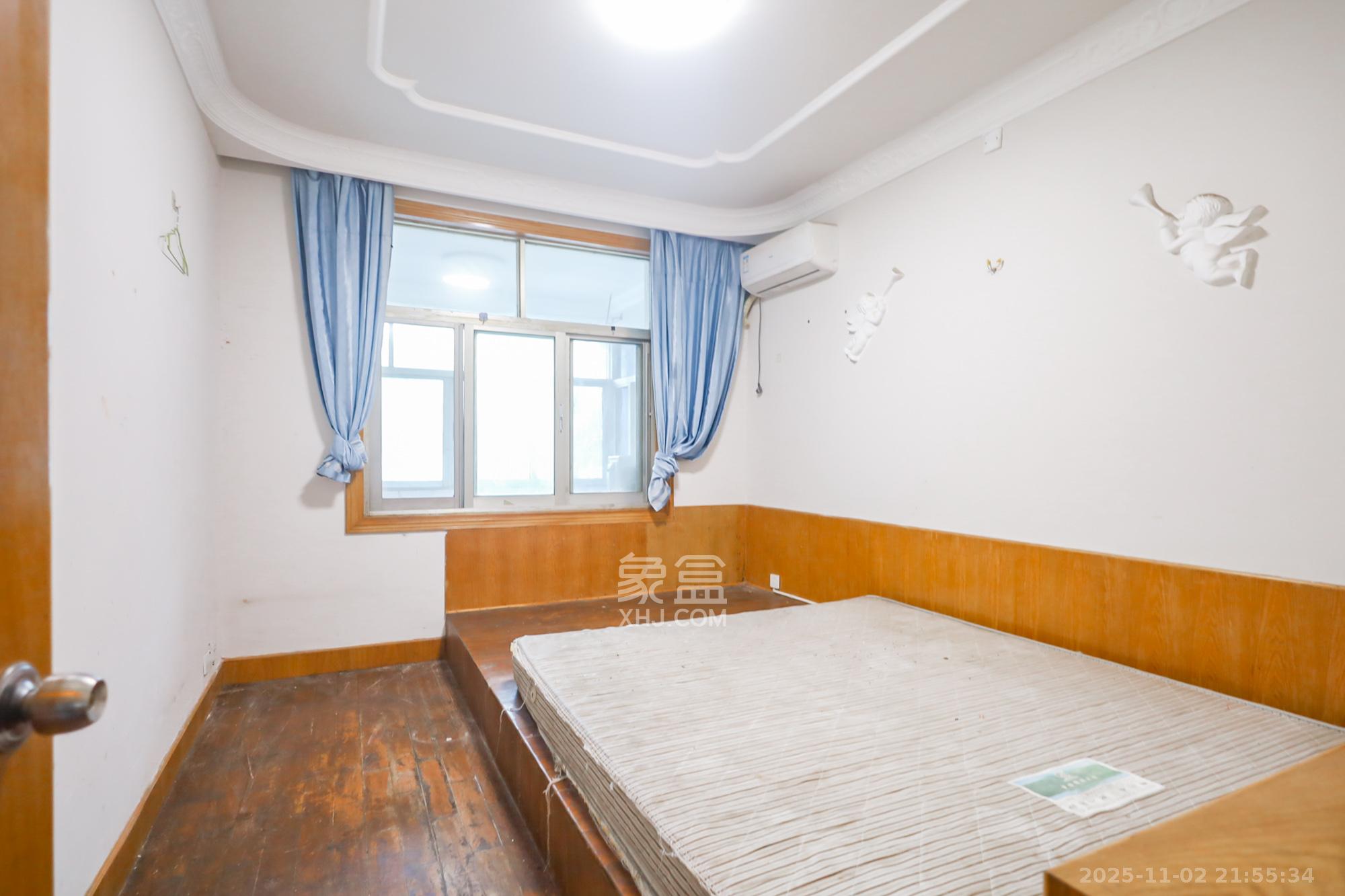 魏家坡机关小区 3室2厅2卫 118.0万 魏家坡机关小区 3室2厅2卫 118.0万卧室