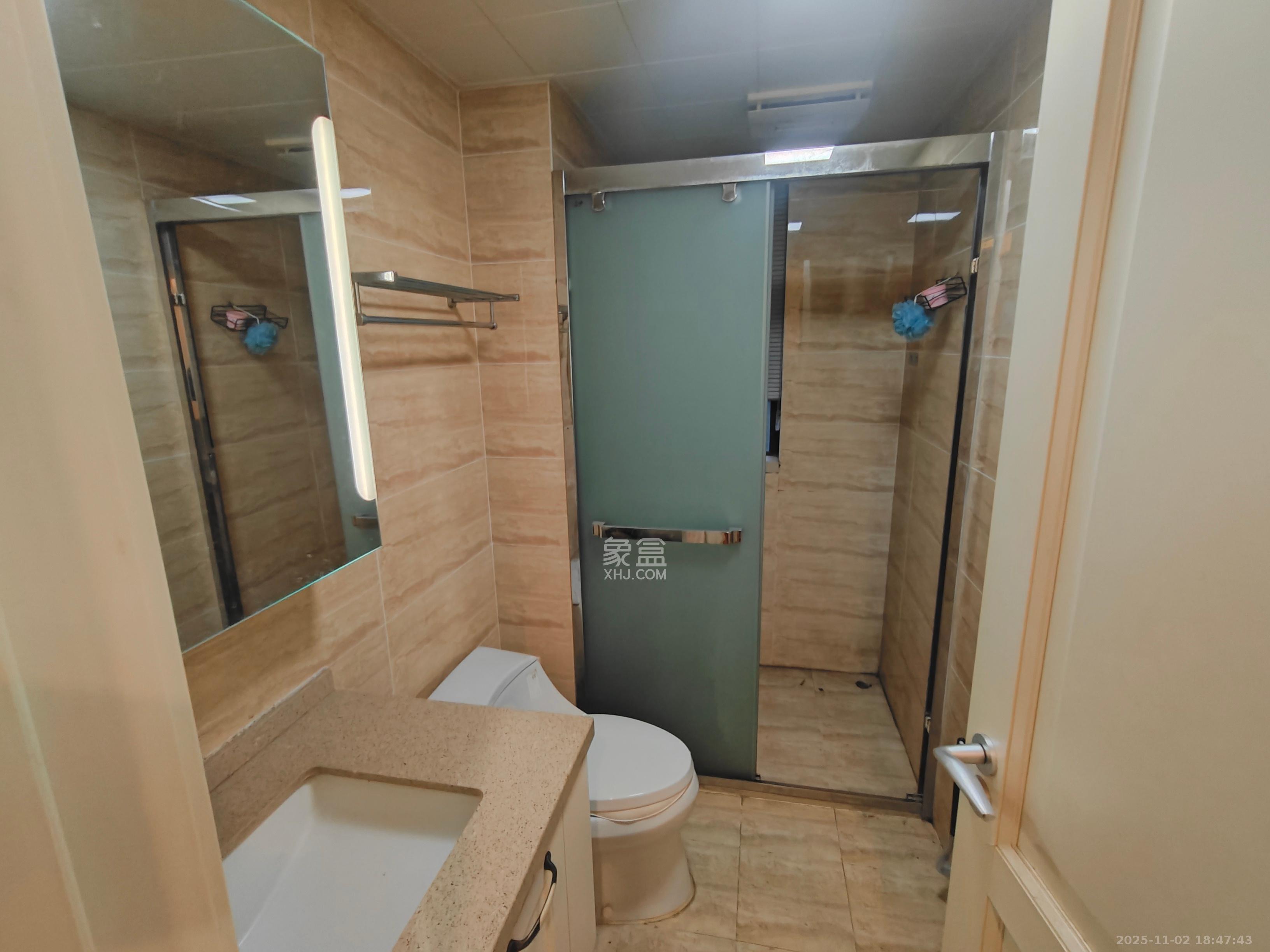 万科魅力之城锋镜里  4室2厅2卫    3500.0元/月室内图