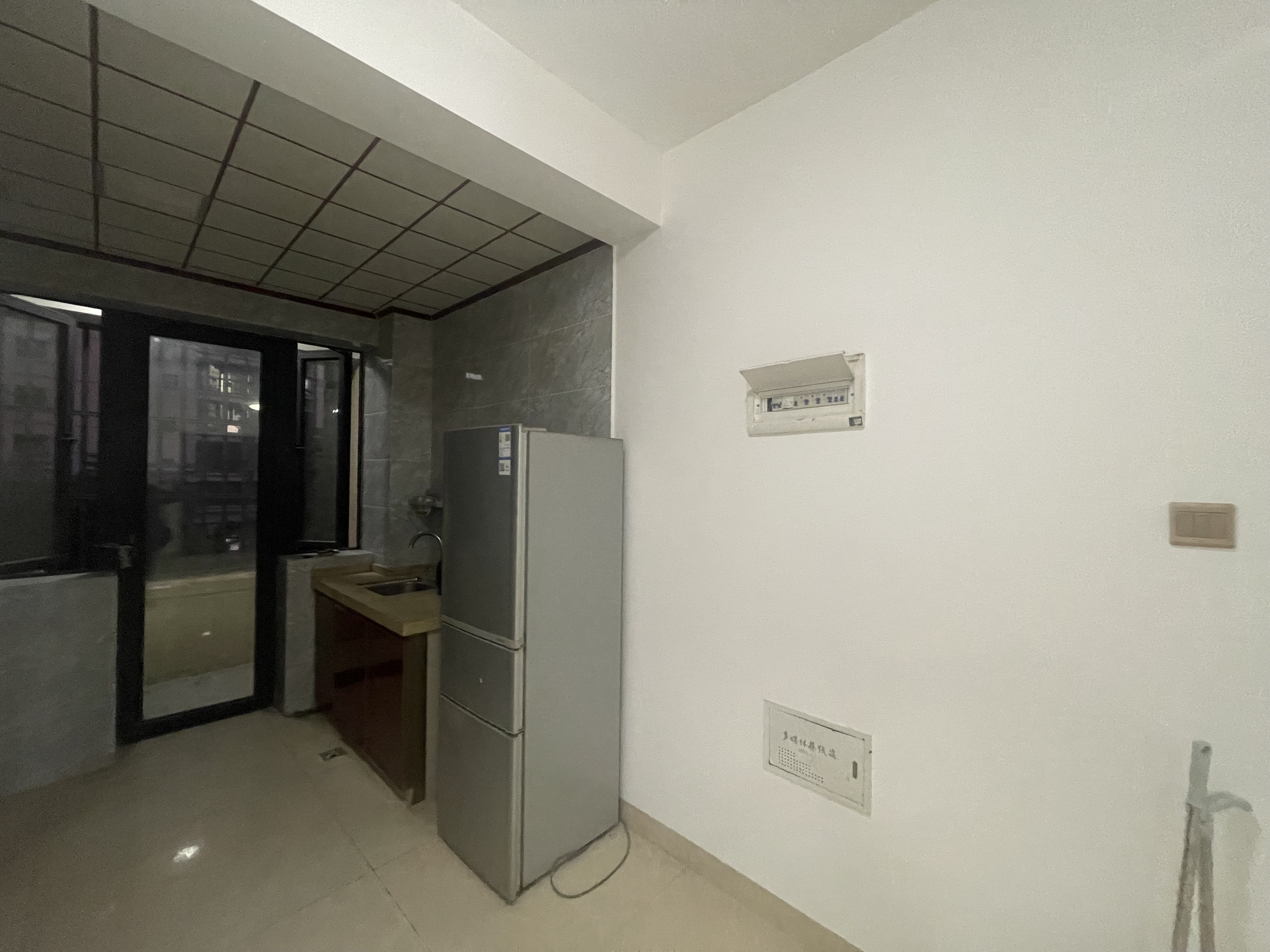 现代美居（喜盈门）  3室2厅2卫    2600.0元/月室内图