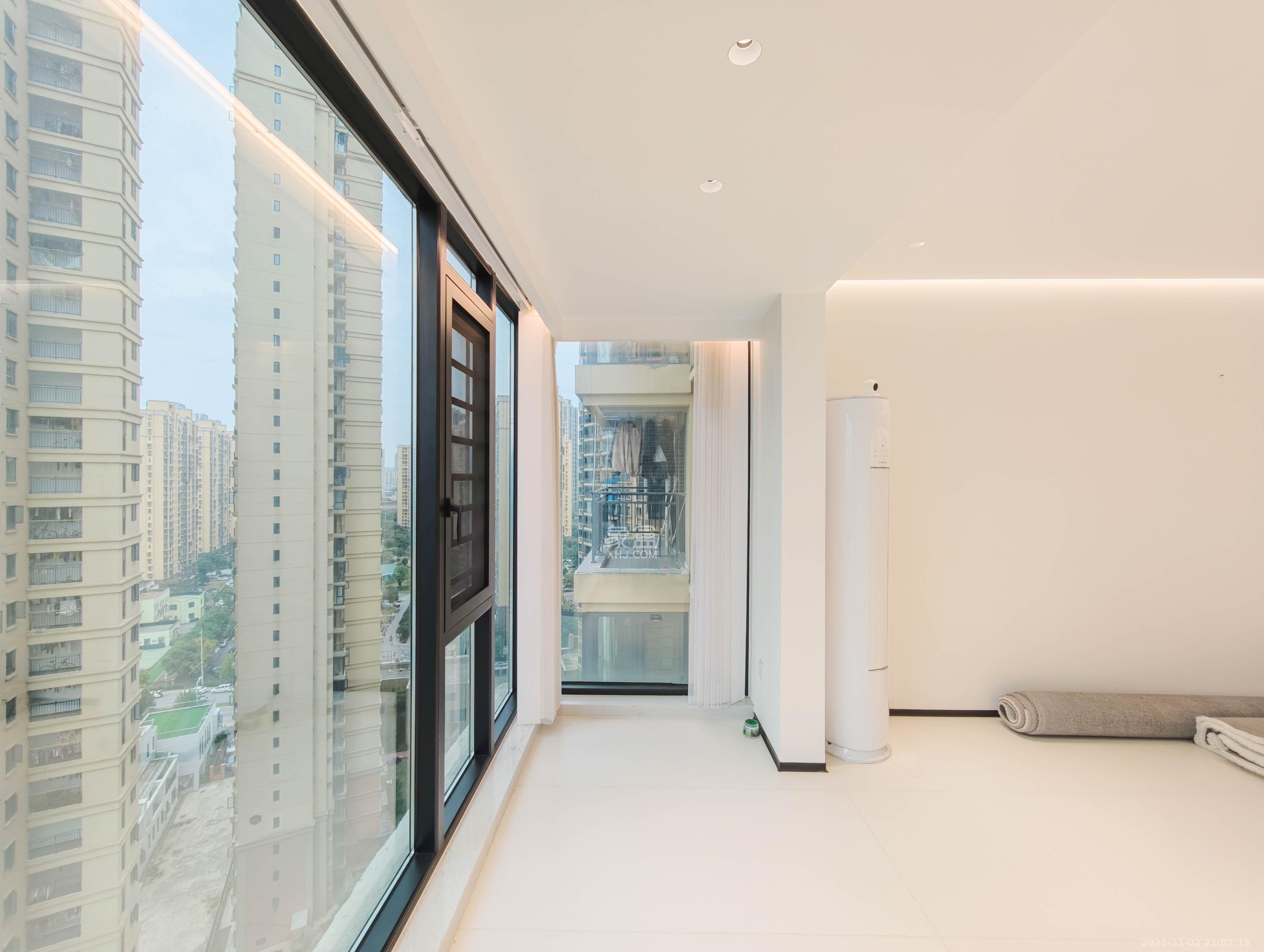 伊景园滨河苑  1室0厅0卫    105.0万阳台