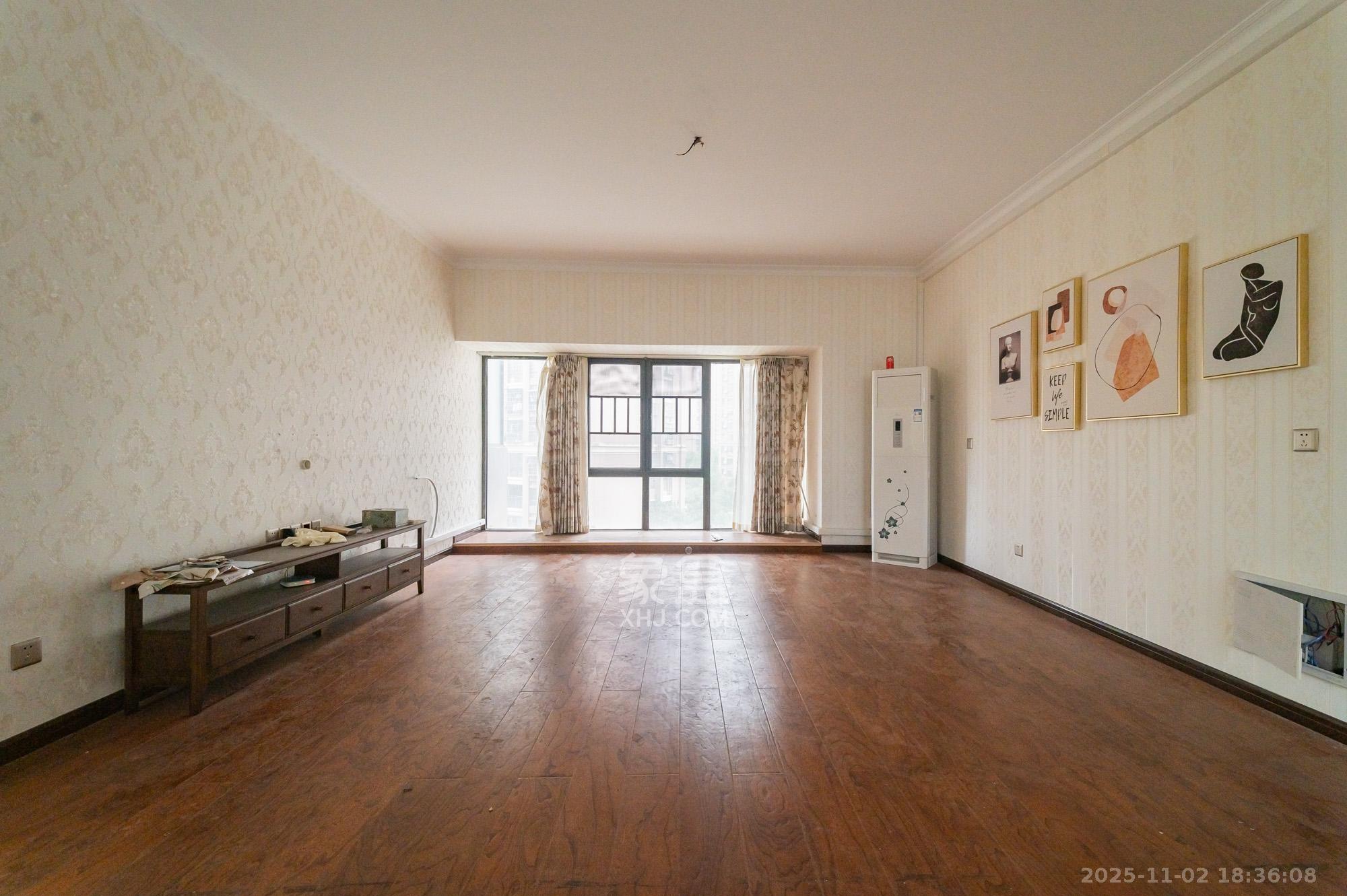 幸福里润城（幸福里二期）  4室2厅2卫    82.8万