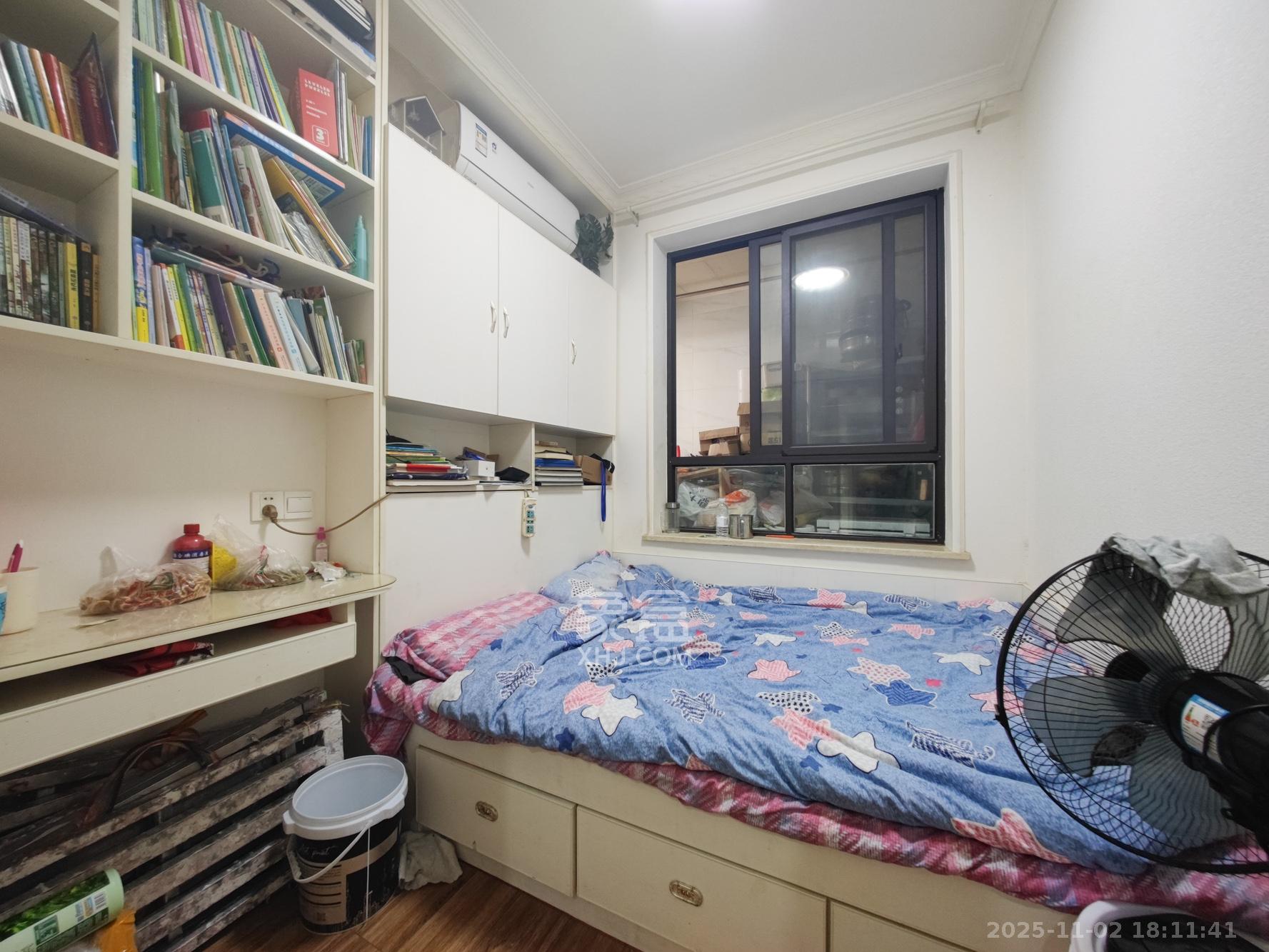 卓越蔚蓝城邦  3室1厅1卫    72.0万卧室