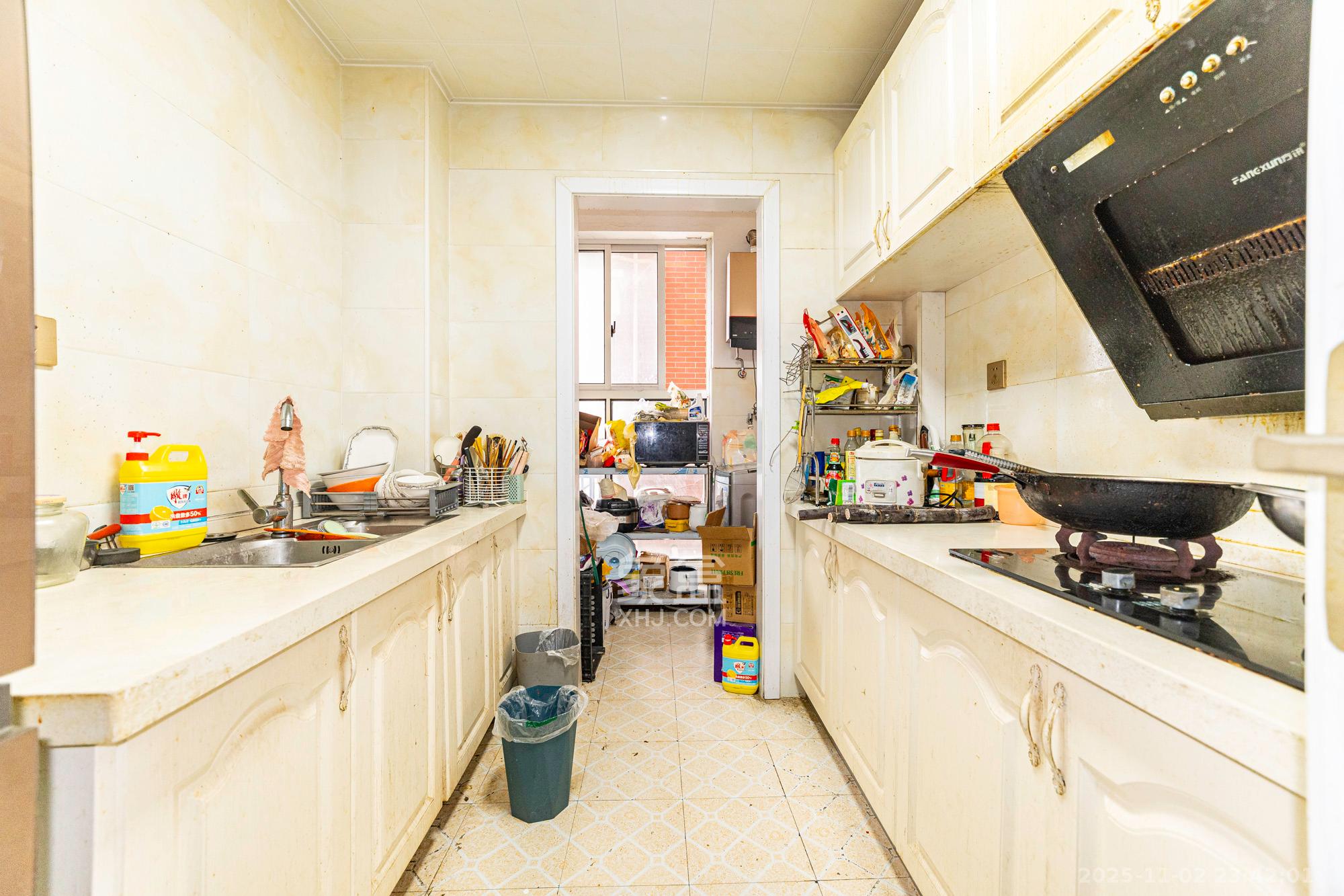 淞雅苑  4室2厅2卫    70.0万厨房