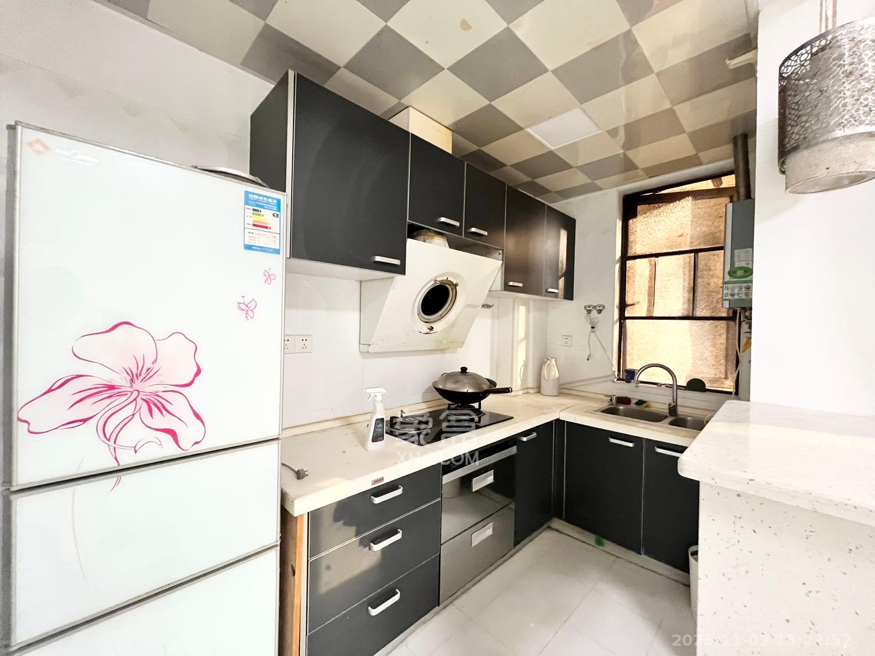 保利麓谷林语E区  3室2厅1卫    2000.0元/月 保利麓谷林语E区  3室2厅1卫    2000.0元/月室内图