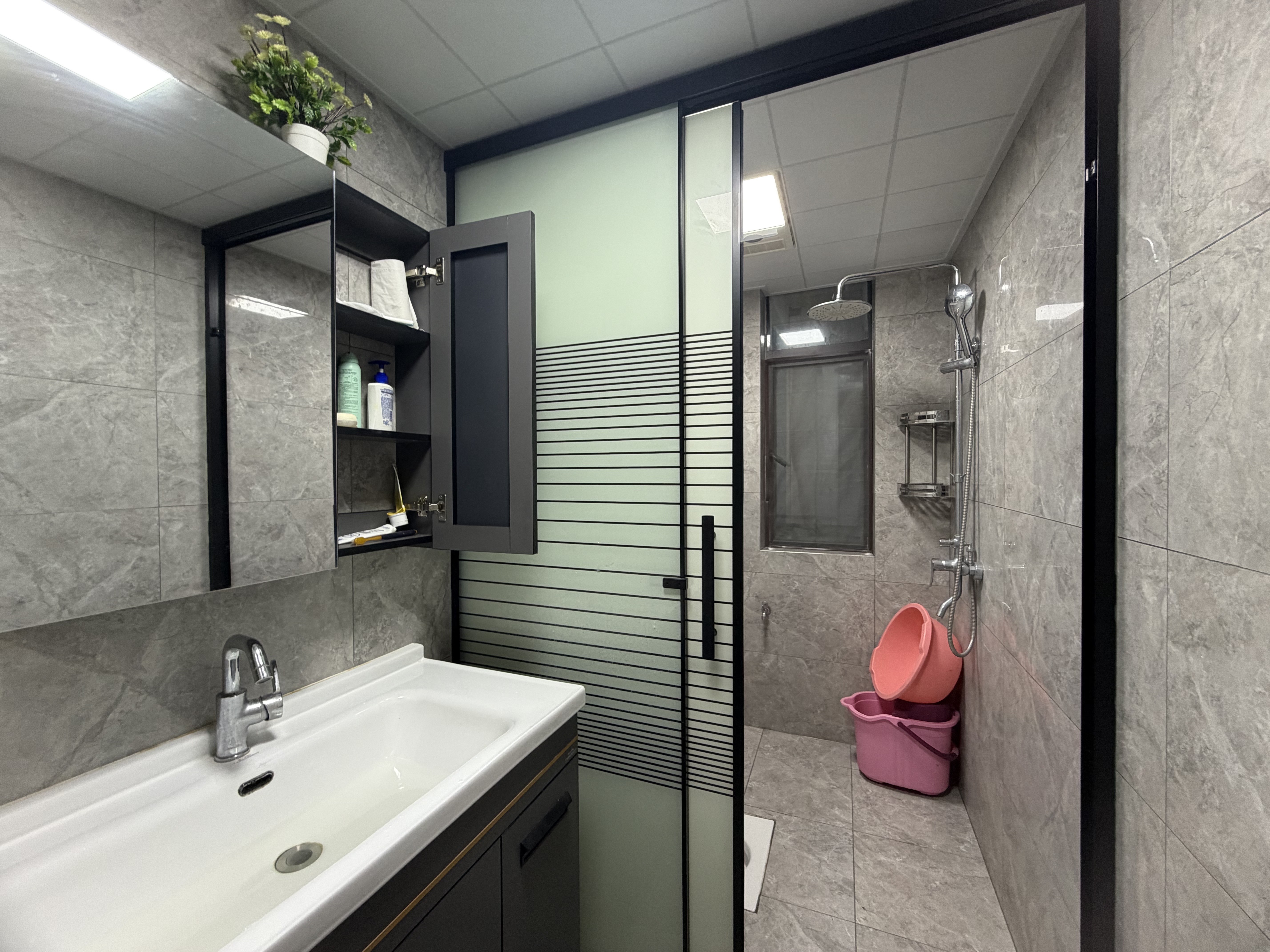 万恒白金汉宫  3室2厅1卫    3000.0元/月室内图