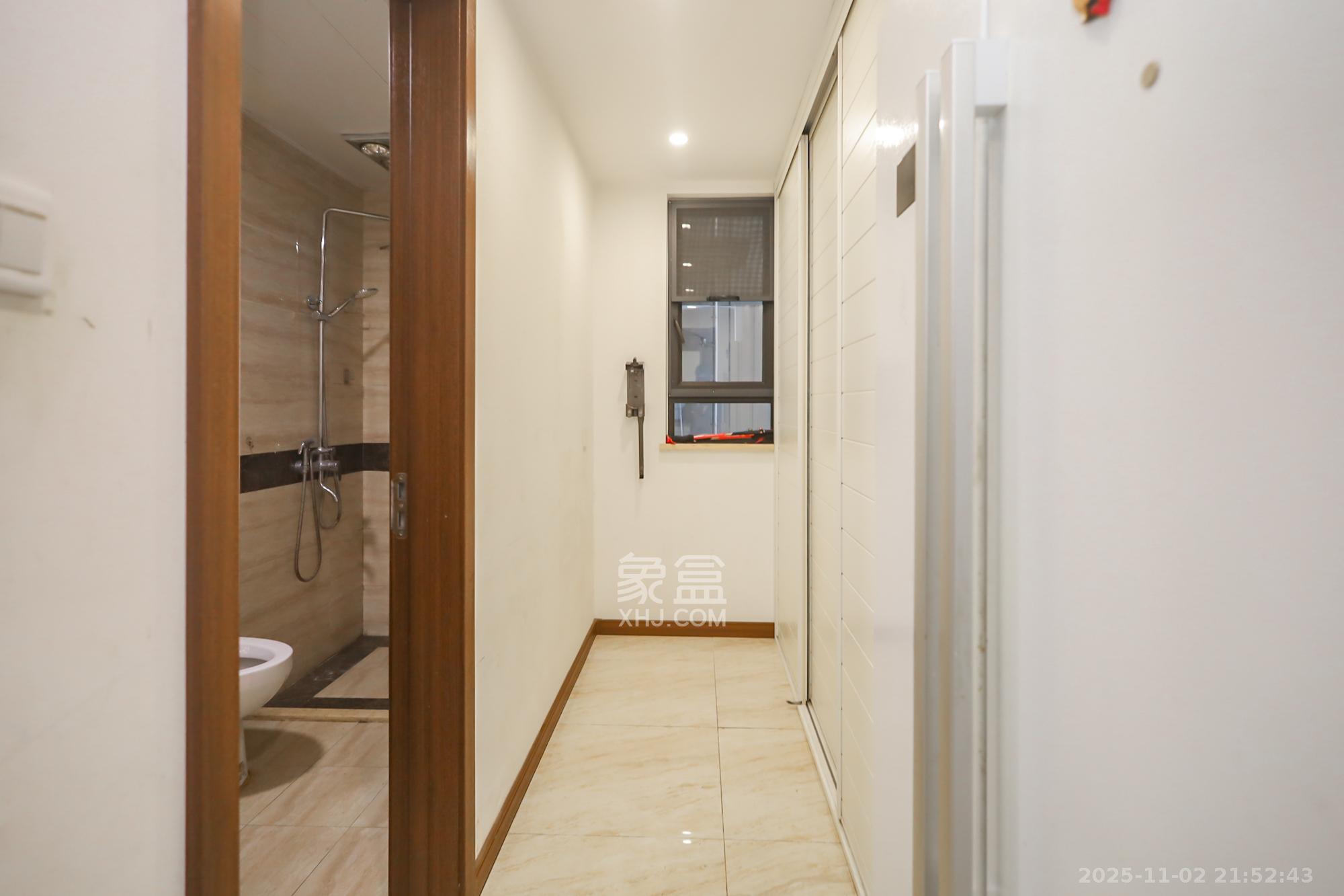 万科里金域国际  4室2厅2卫    235.0万其他