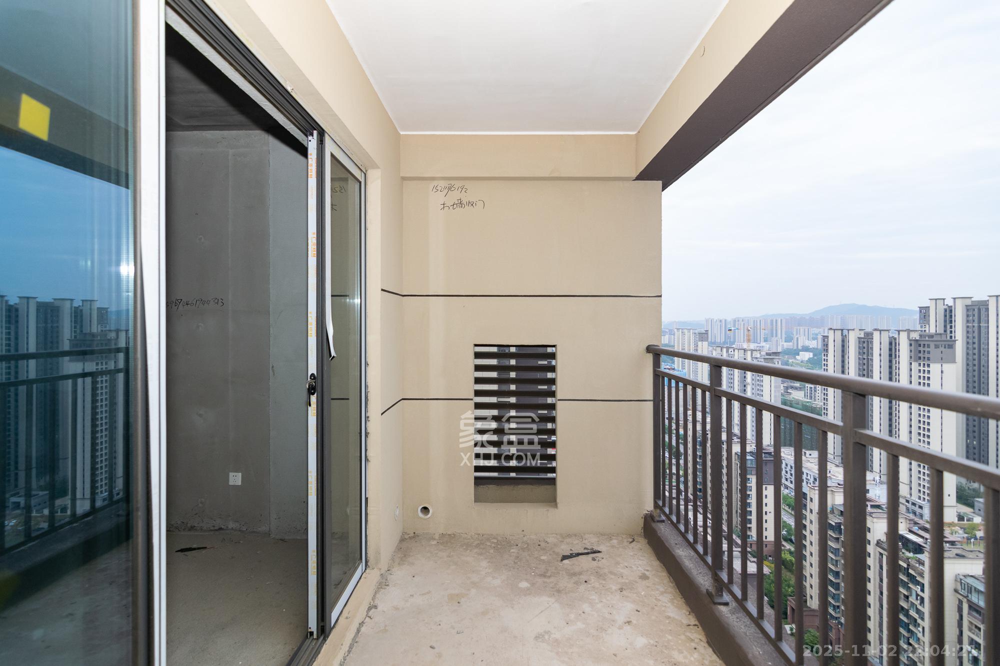 澳海望洲府 4室2厅2卫 68.8万 澳海望洲府 4室2厅2卫 68.8万阳台