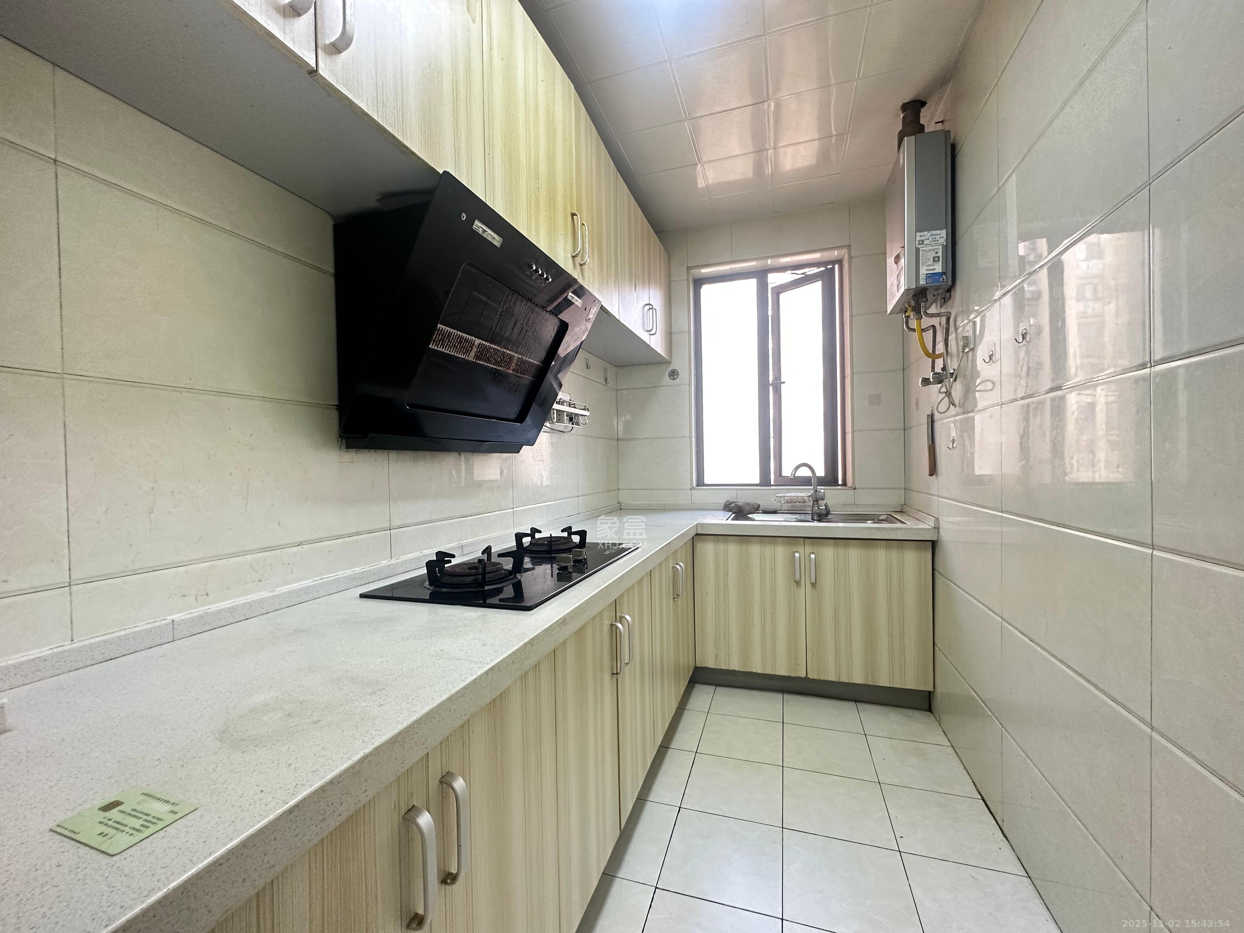 荣盛花语馨苑  3室1厅1卫    2300.0元/月室内图