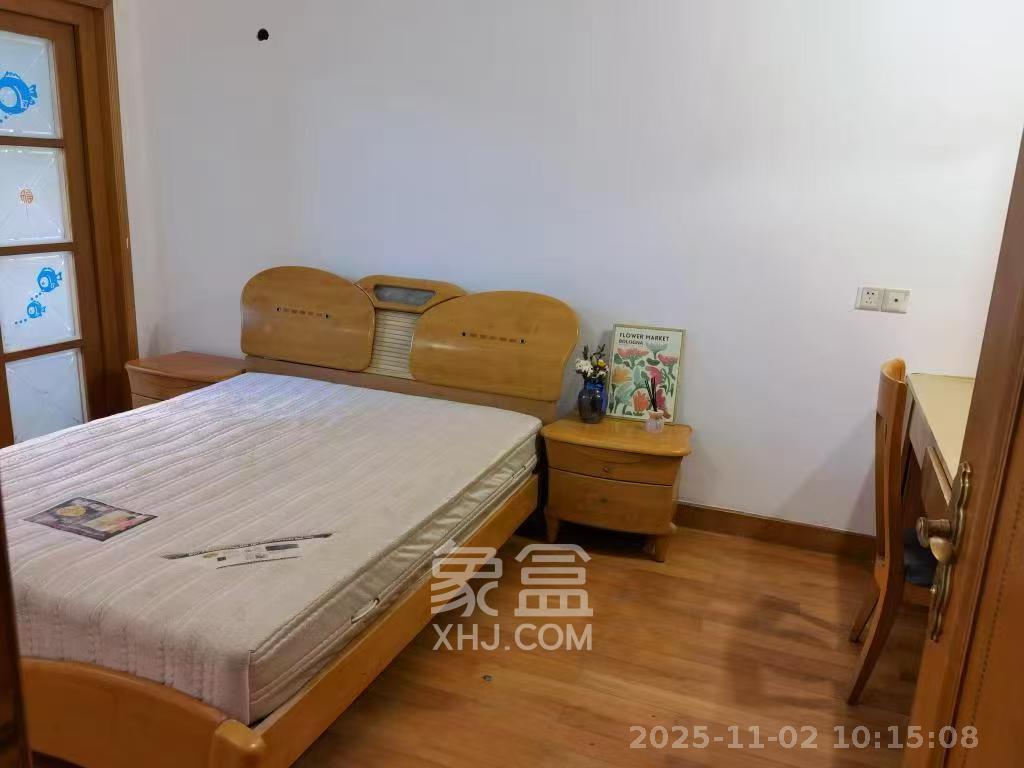 文艺公寓  4室2厅2卫    3200.0元/月室内图