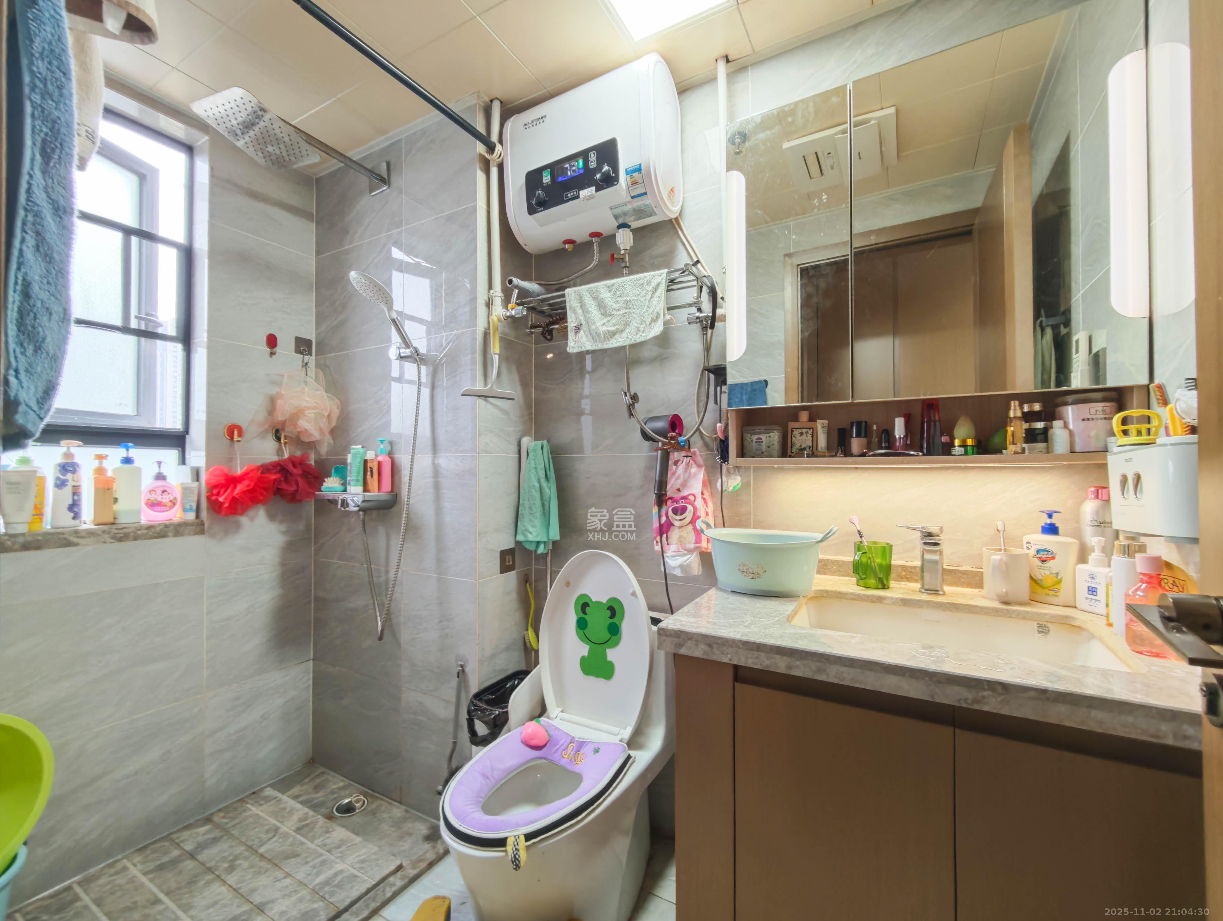 万科魅力之城天阔里 4室2厅2卫 190.0万 万科魅力之城天阔里 4室2厅2卫 190.0万卫生间