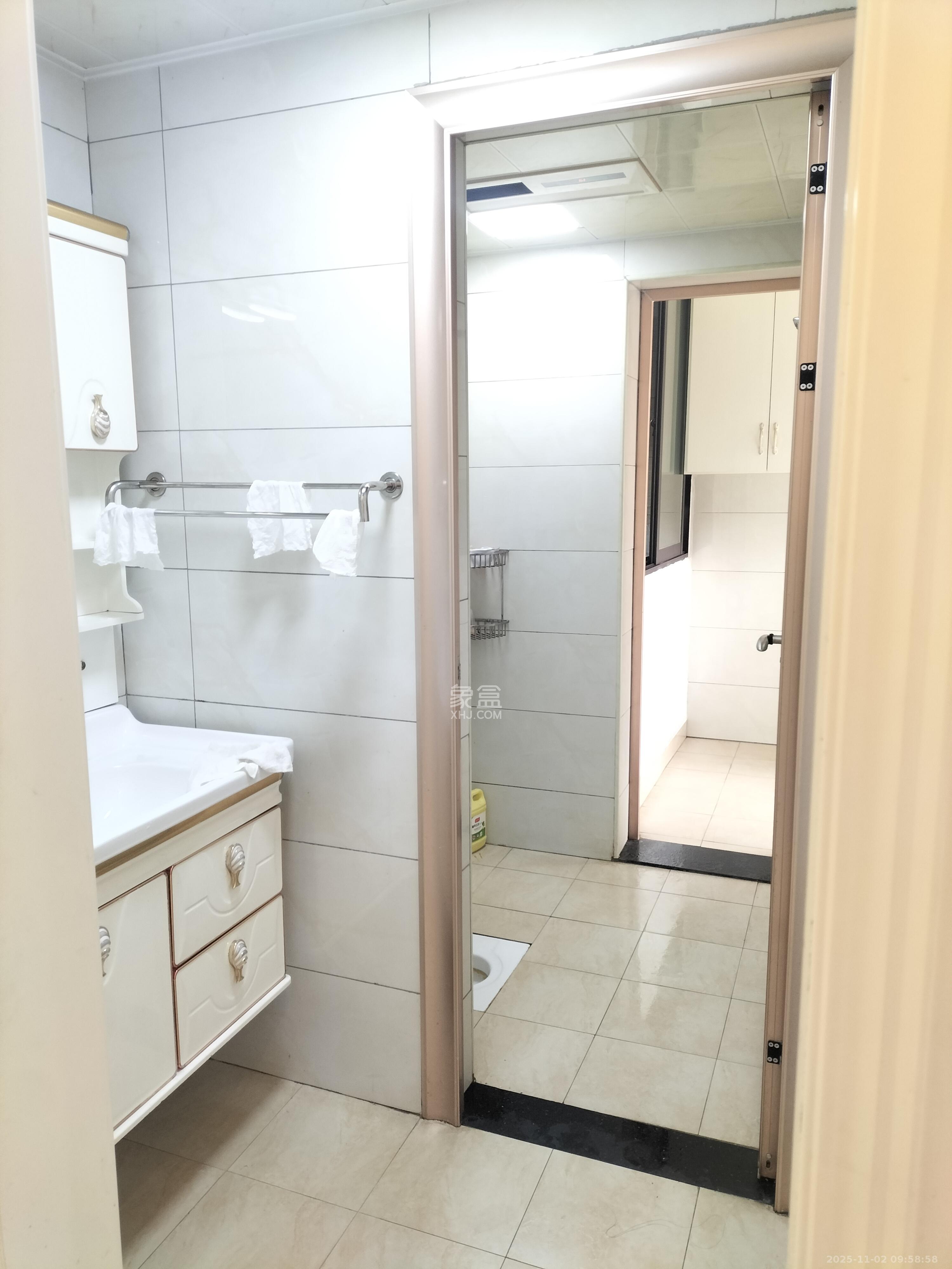 和泓梅溪四季 3室2厅2卫 2980.0元/月 和泓梅溪四季 3室2厅2卫 2980.0元/月室内图