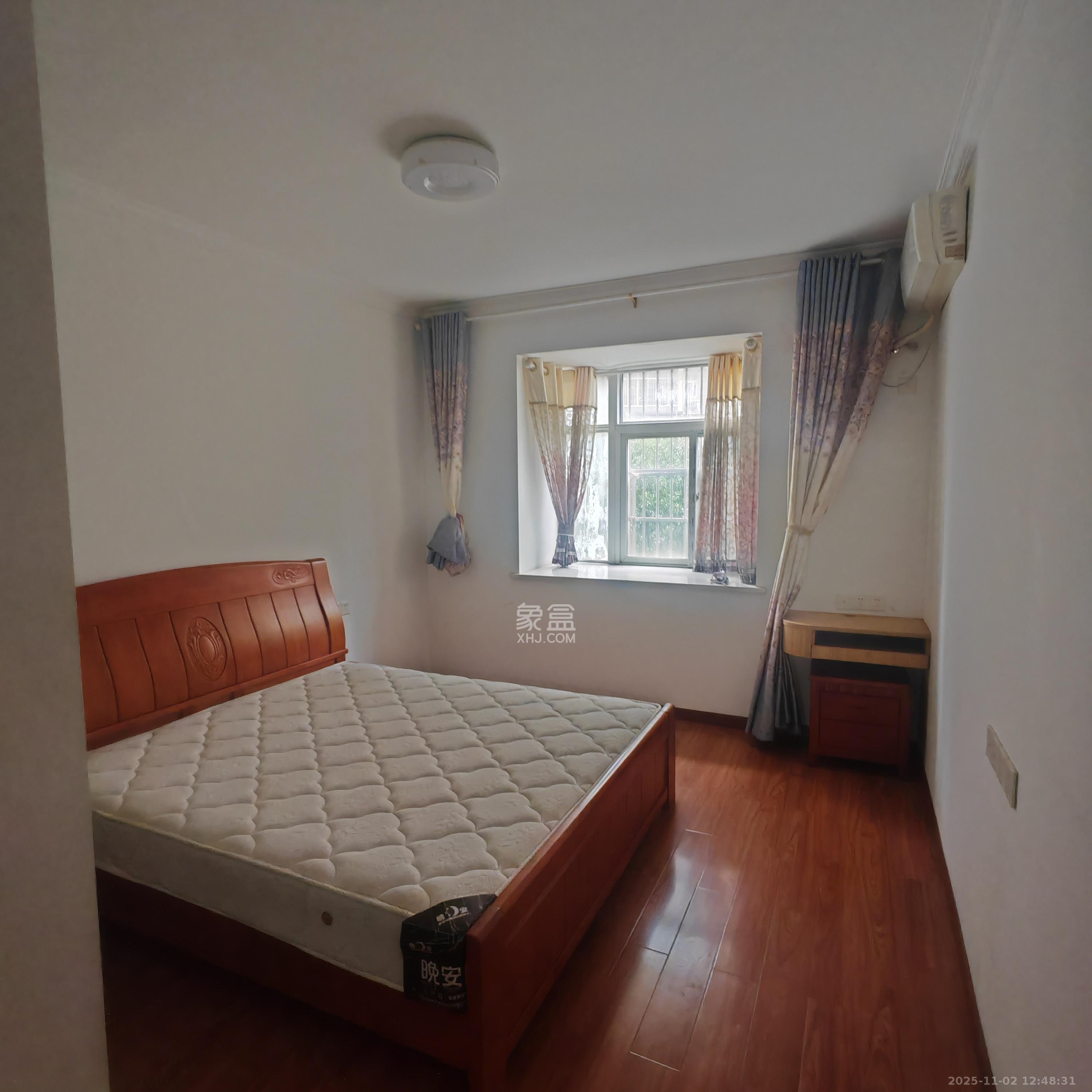 洋湖景园 3室2厅2卫 2500.0元/月 洋湖景园 3室2厅2卫 2500.0元/月室内图