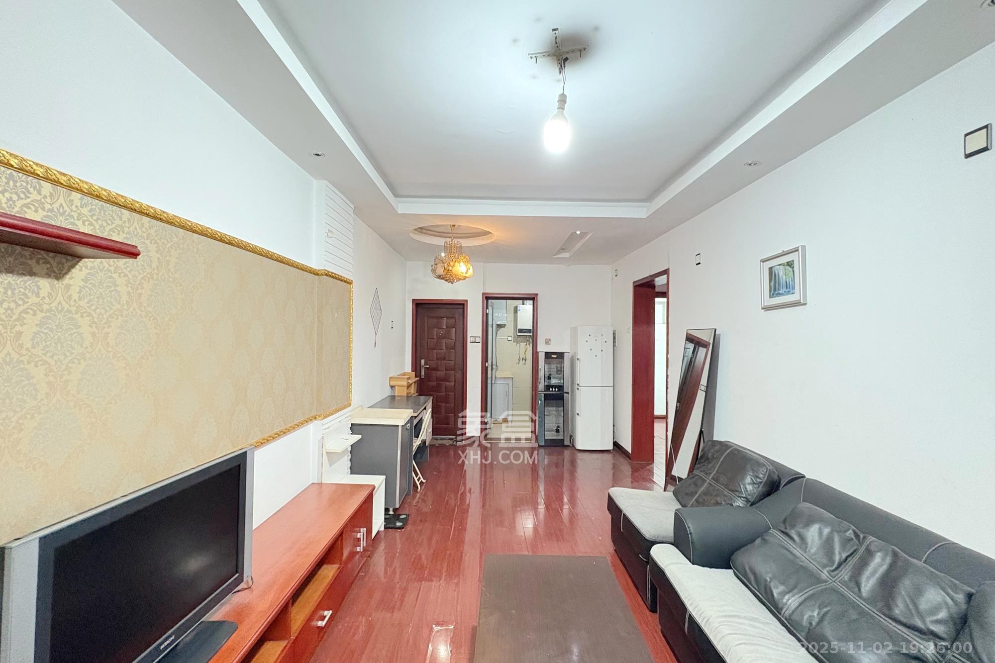 新富城 2室2厅1卫 59.0万 新富城 2室2厅1卫 59.0万客厅